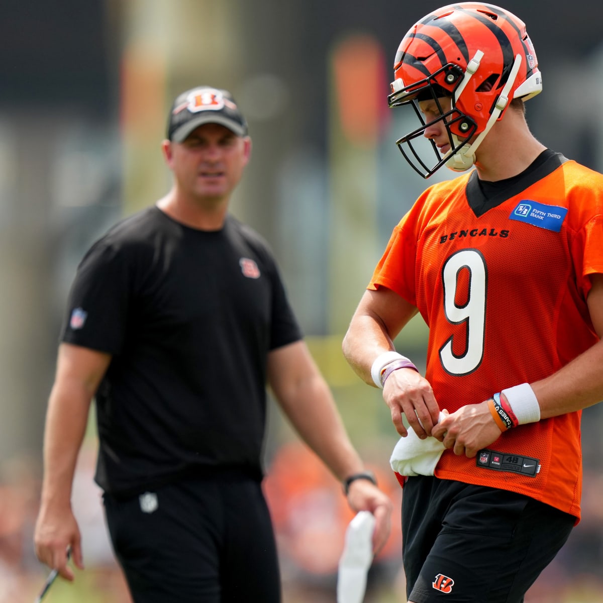 Bengals Taylor says Burrow will start at Arizona; Higgins hopeful