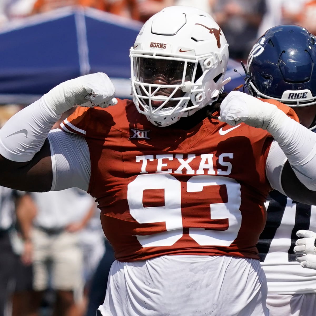 Hourlong Delay to Kickoff Forced by Cold No Issue for Texans