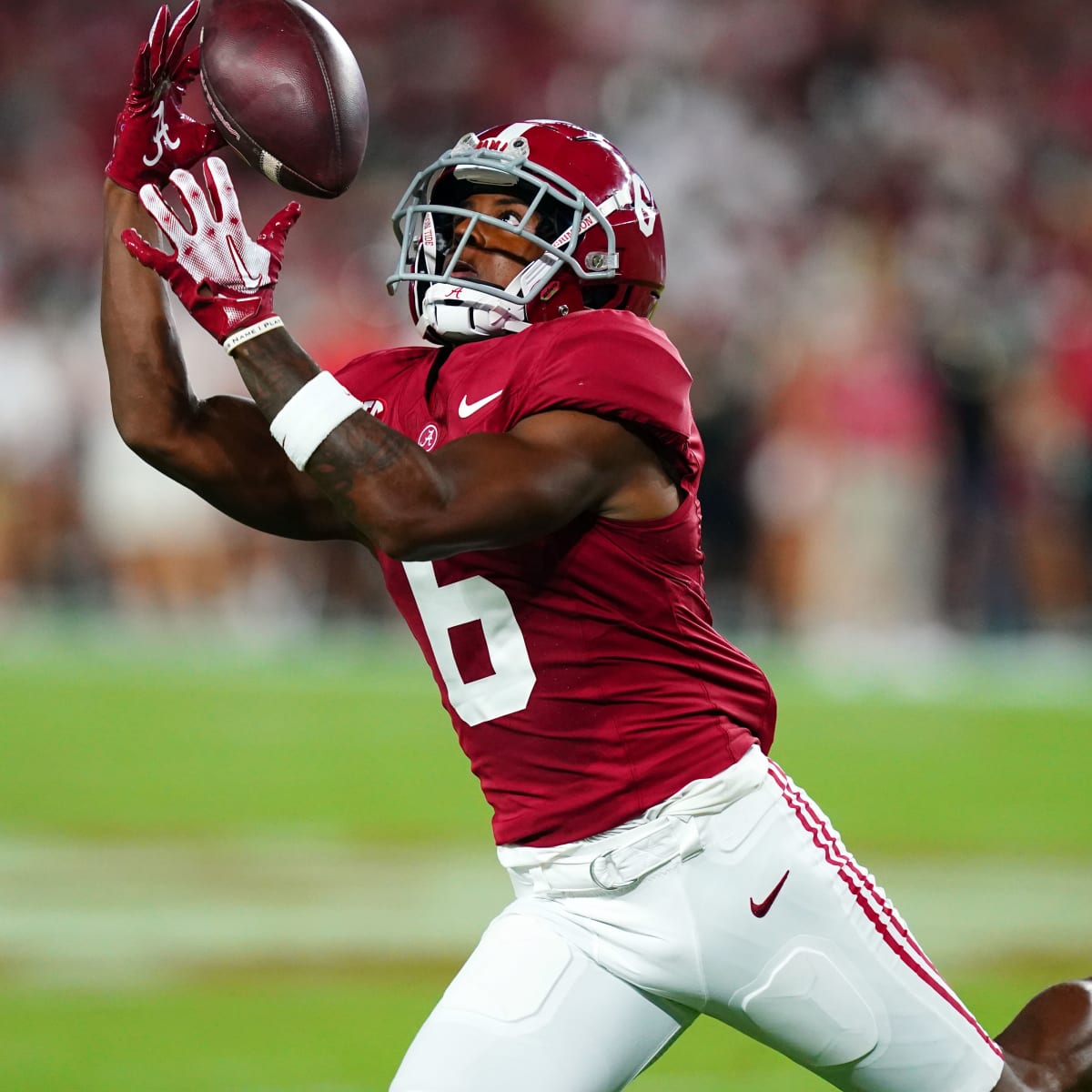 DeVonta Smith: Alabama WR shatters records in title game - Sports  Illustrated