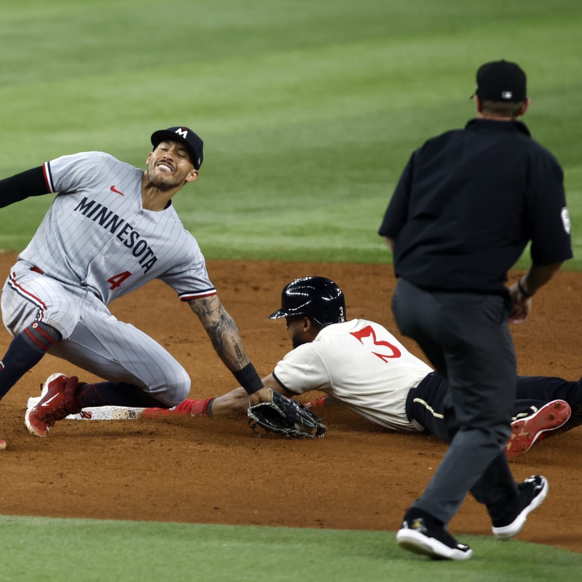 The distance behind Max Kepler's home run, 09/11/2023