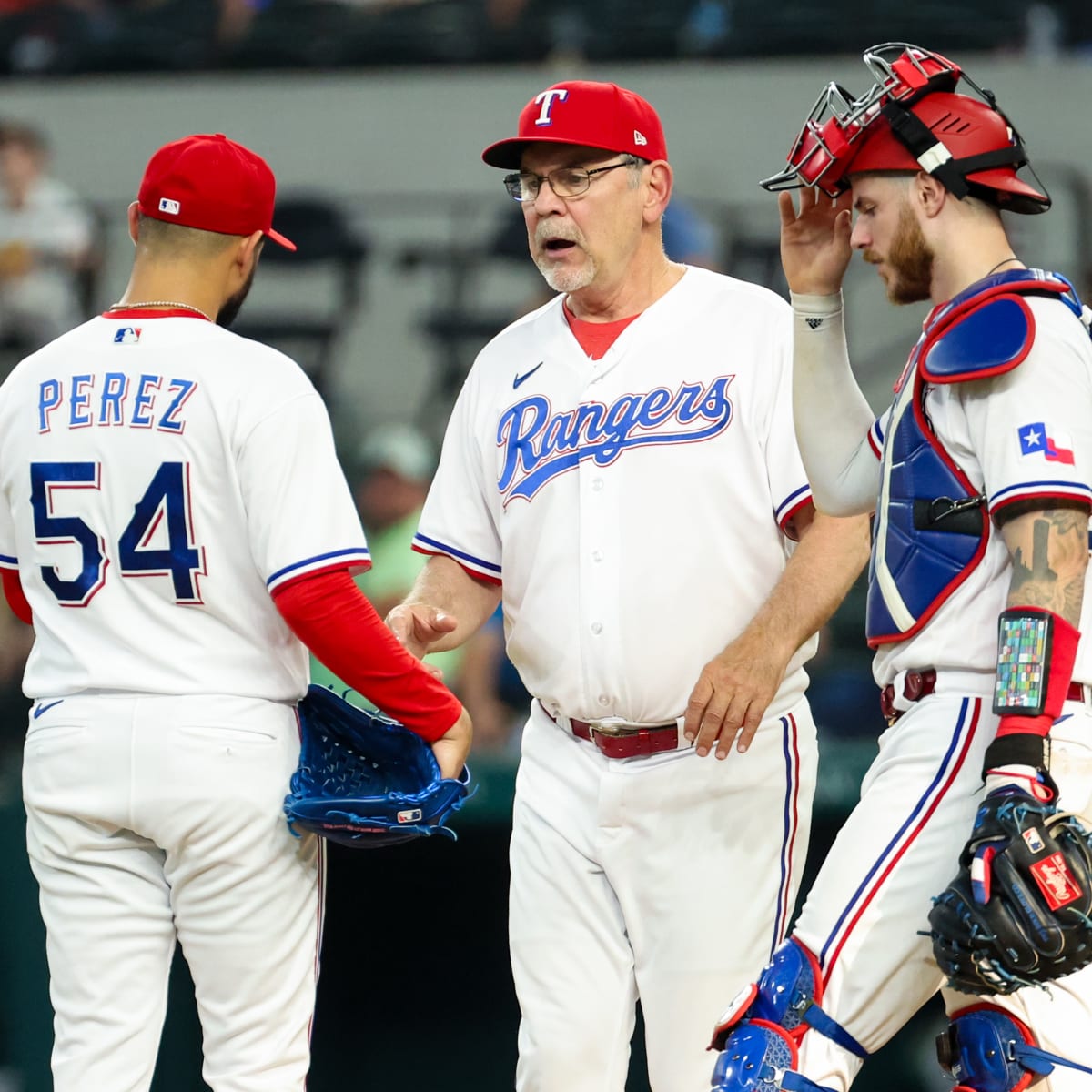 Toronto Blue Jays advance to the playoffs, nudged by Rangers win