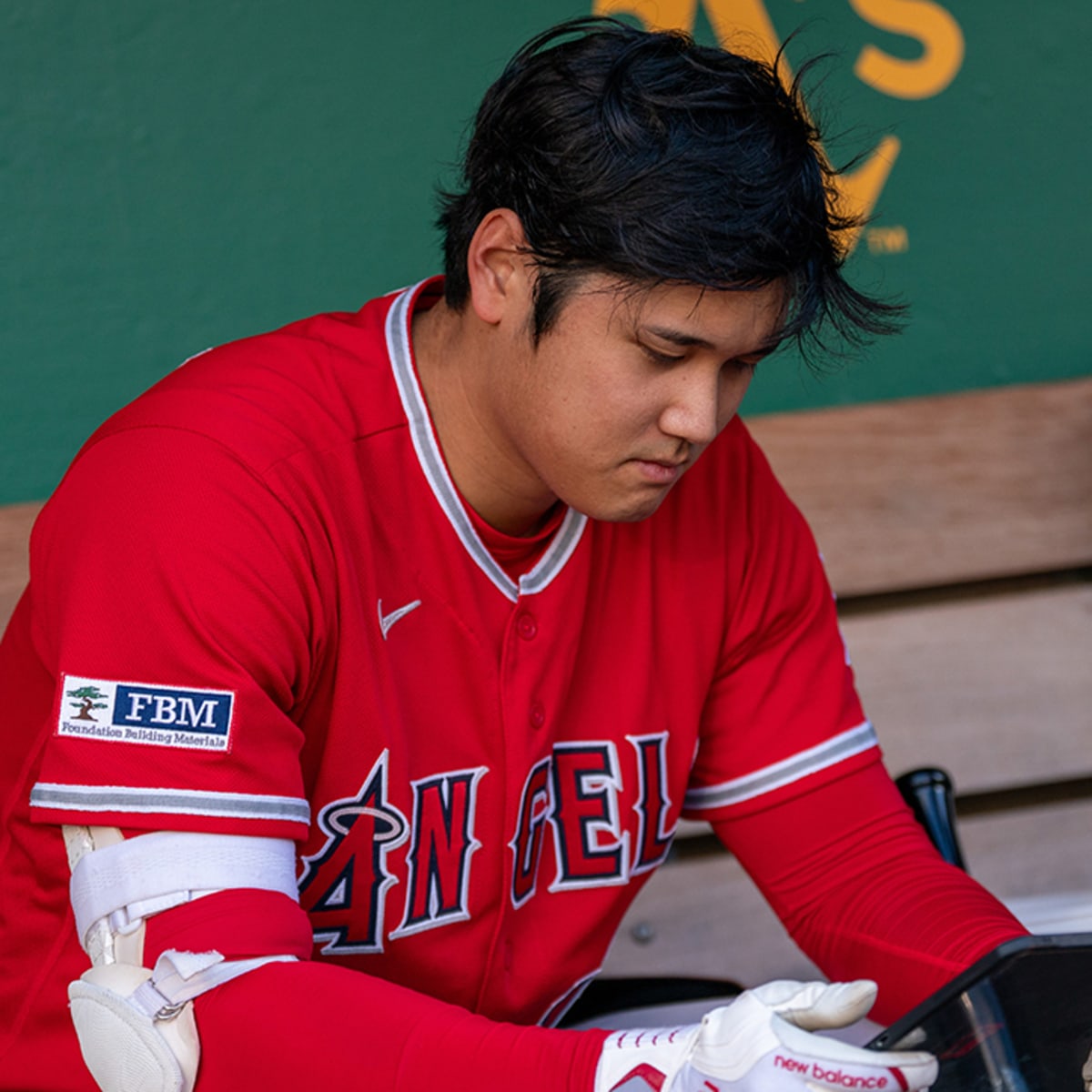 Shohei Ohtani out of lineup with right oblique injury