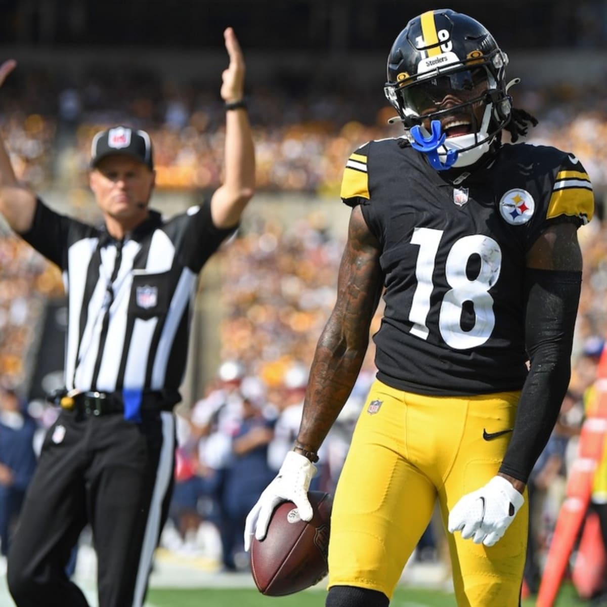 Pittsburgh Steelers wide receiver Diontae Johnson runs against the Tampa Bay  Buccaneers during an NFL football game at Acrisure Stadium, Sunday, Oct.  16, 2022 in Pittsburgh. (Winslow Townson/AP Images for Panini Stock