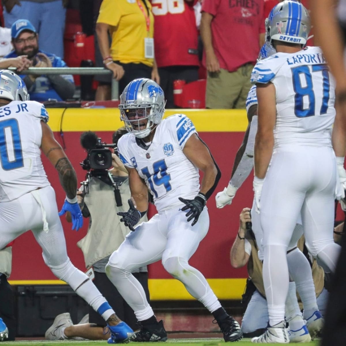 Detroit Lions Week 1 snap counts: Jahmyr Gibbs eased in vs. Chiefs