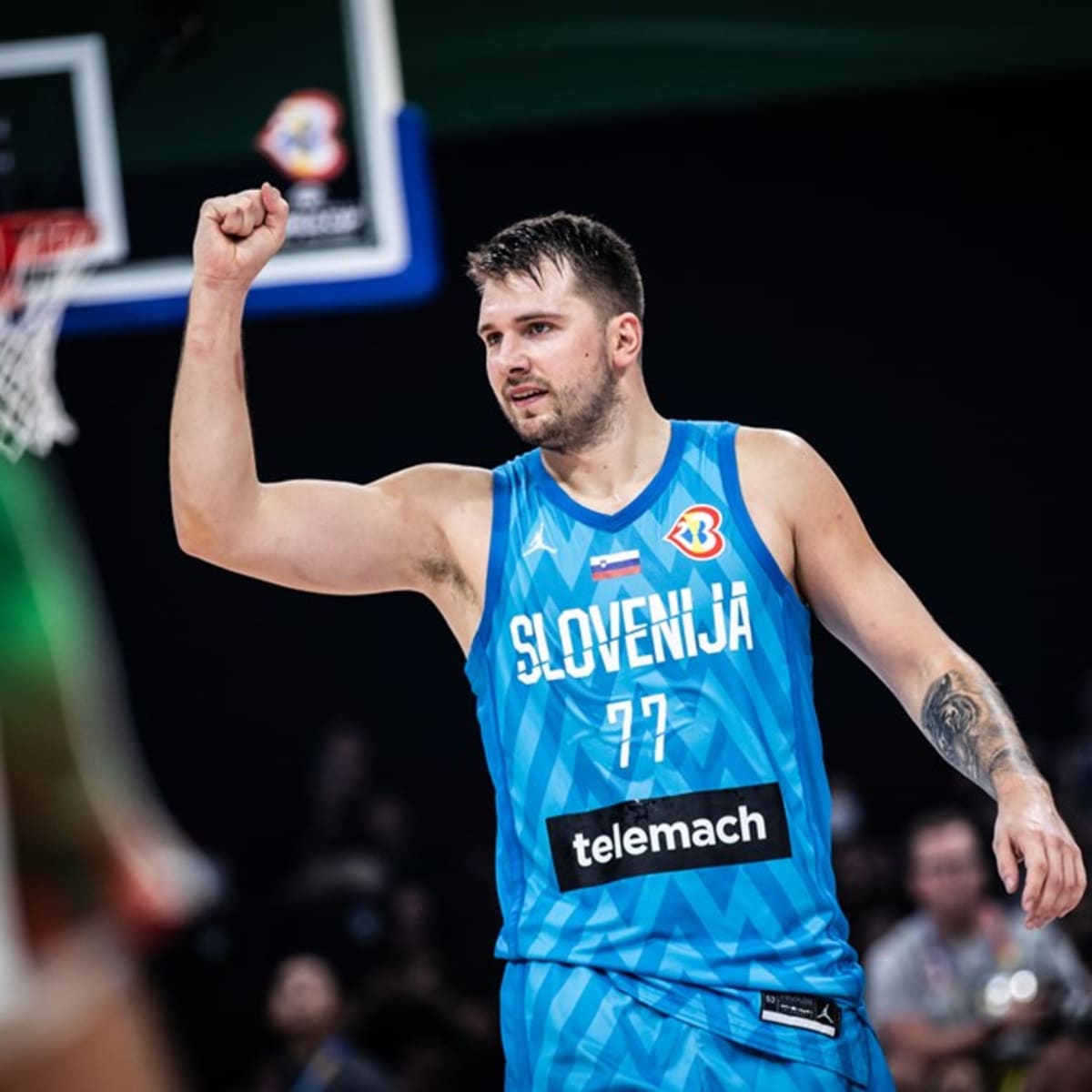 Watch: A frustrated Luka Doncic rips his jersey during Mavericks