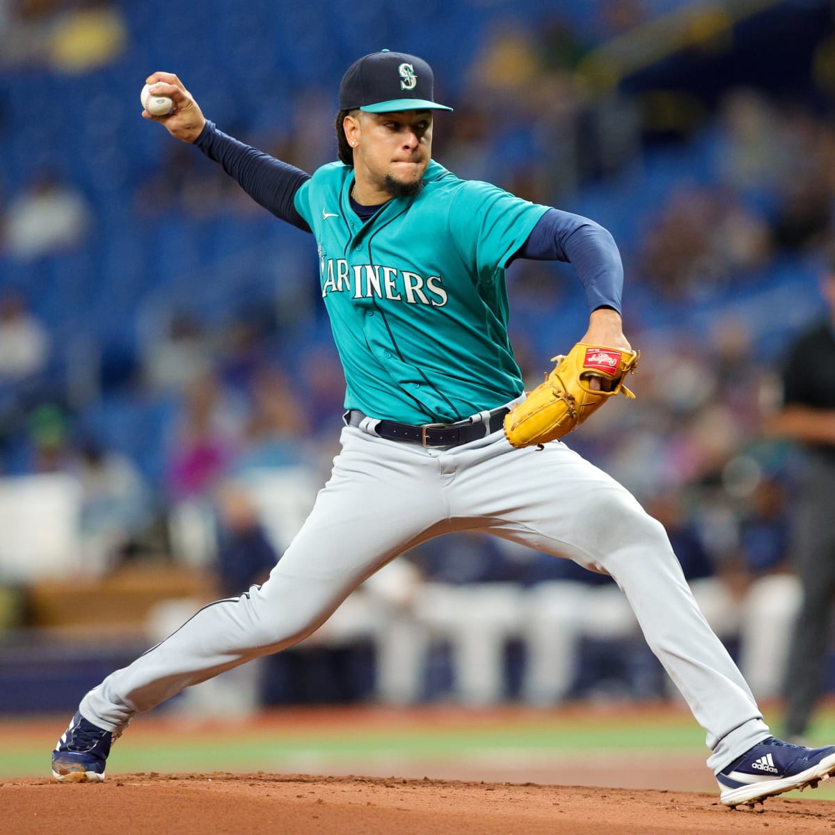 Luis Castillo strikes out 8, surging Mariners drop A's 5-1
