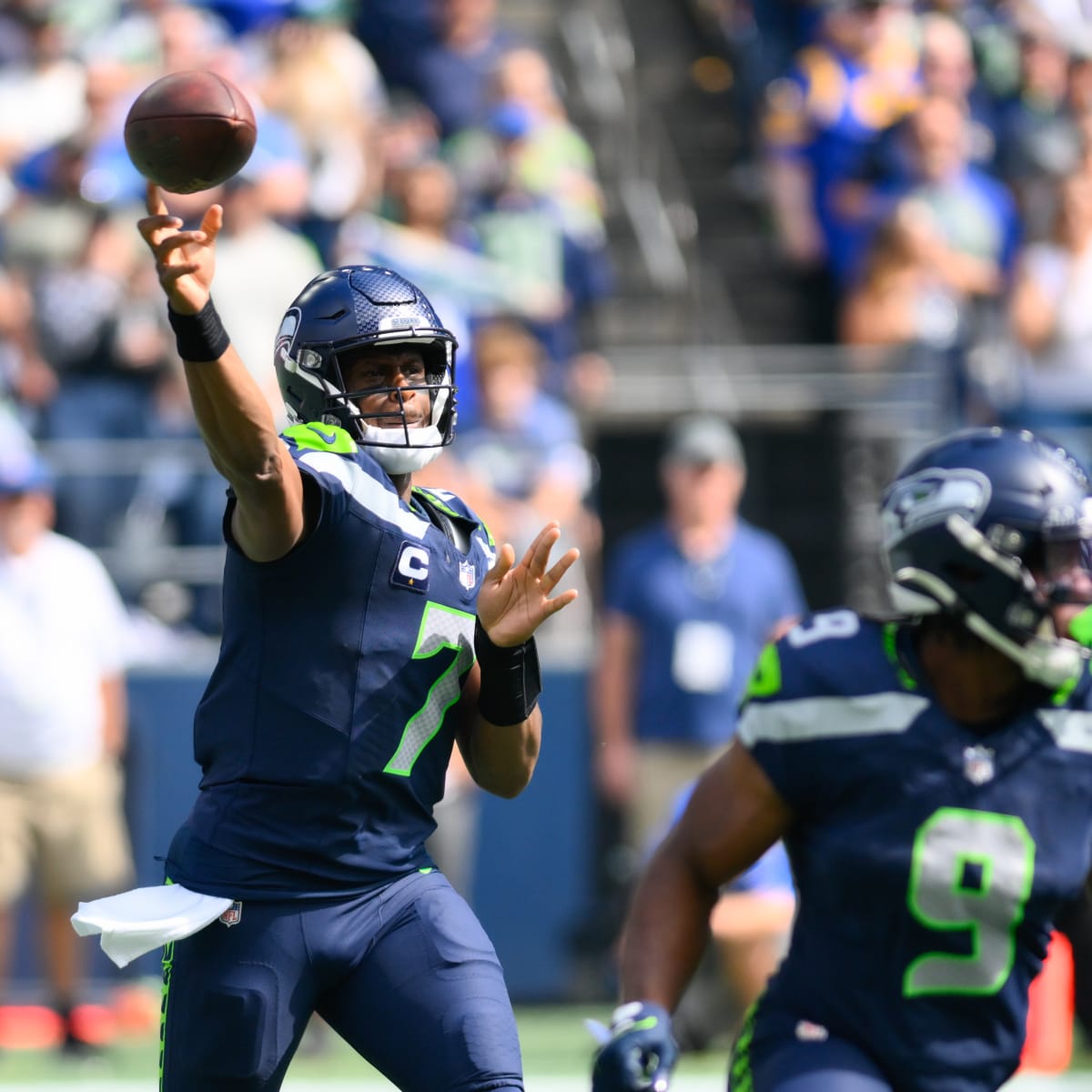 Seahawks vs. Rams: Geno Smith's late touchdown pass leads Seattle to huge  27-23 win - Field Gulls