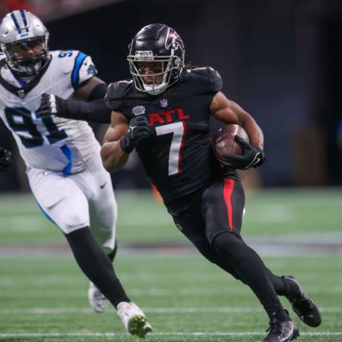 Watch Falcons RB Bijan Robinson's 1st NFL touch