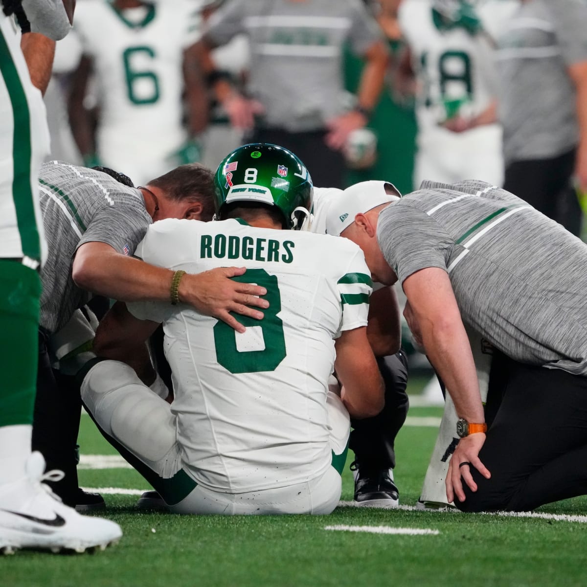 Aaron Rodgers Injures Achilles on Jets' Fourth Offensive Play - Sports  Illustrated Cal Bears News, Analysis and More