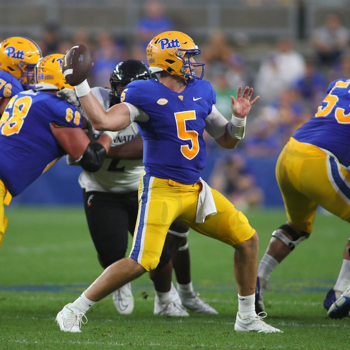 PITTSBURGH, PA - SEPTEMBER 01: Pittsburgh Panthers quarterback