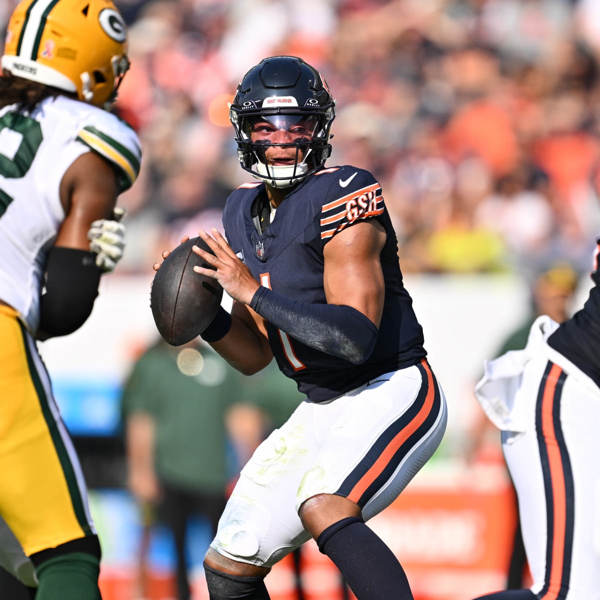 How Justin Fields improvised his way to a Bears 'Monday Night Football' win  over Patriots