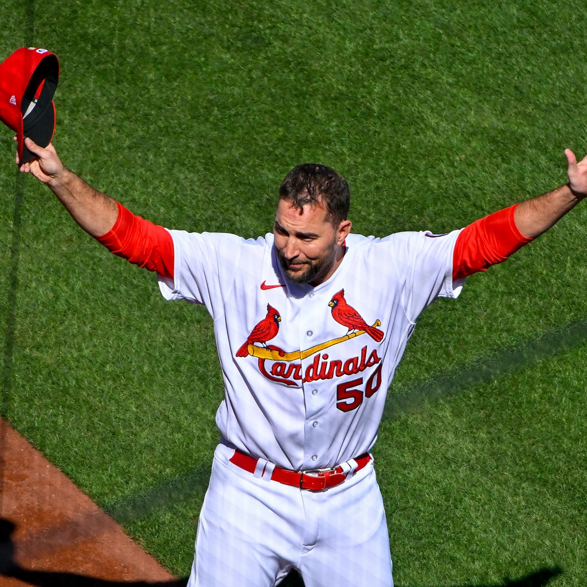 Adam Wainwright's last weekend in majors includes prep for concert, at-bat:  Cardinals Extra