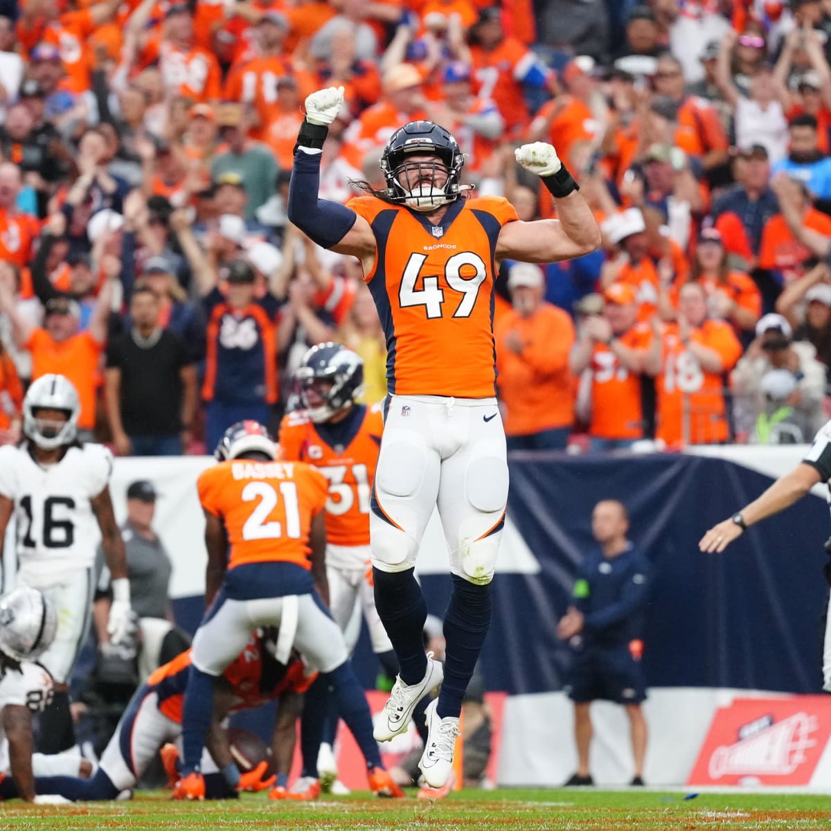 Denver Broncos linebacker Alex Singleton (49) looks into the