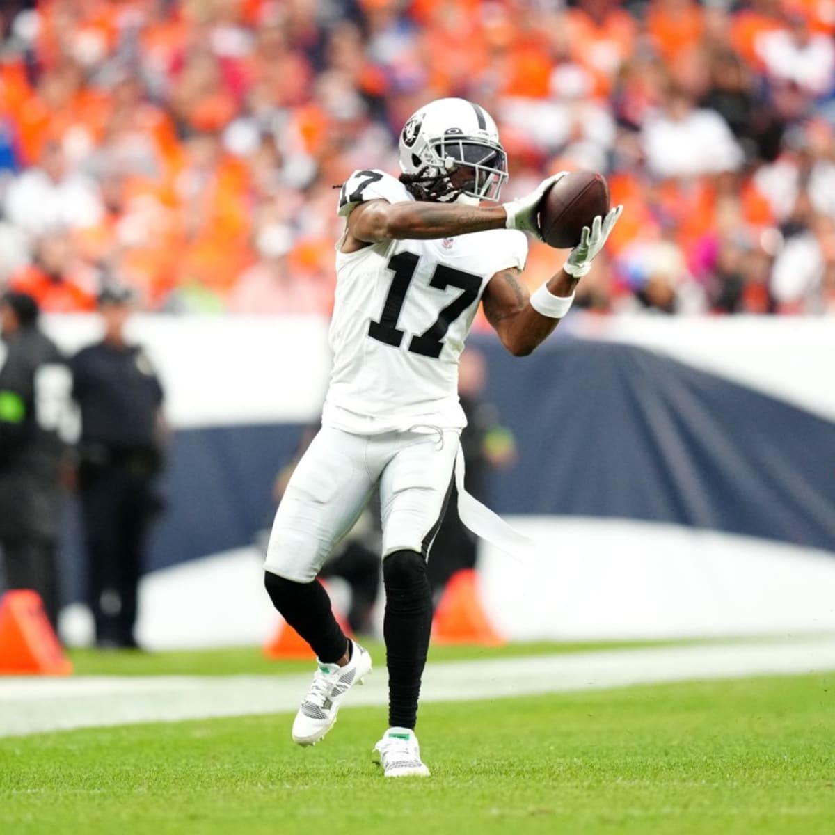 Raiders Week 4 film breakdown: What happened on last play of game? - Silver  And Black Pride