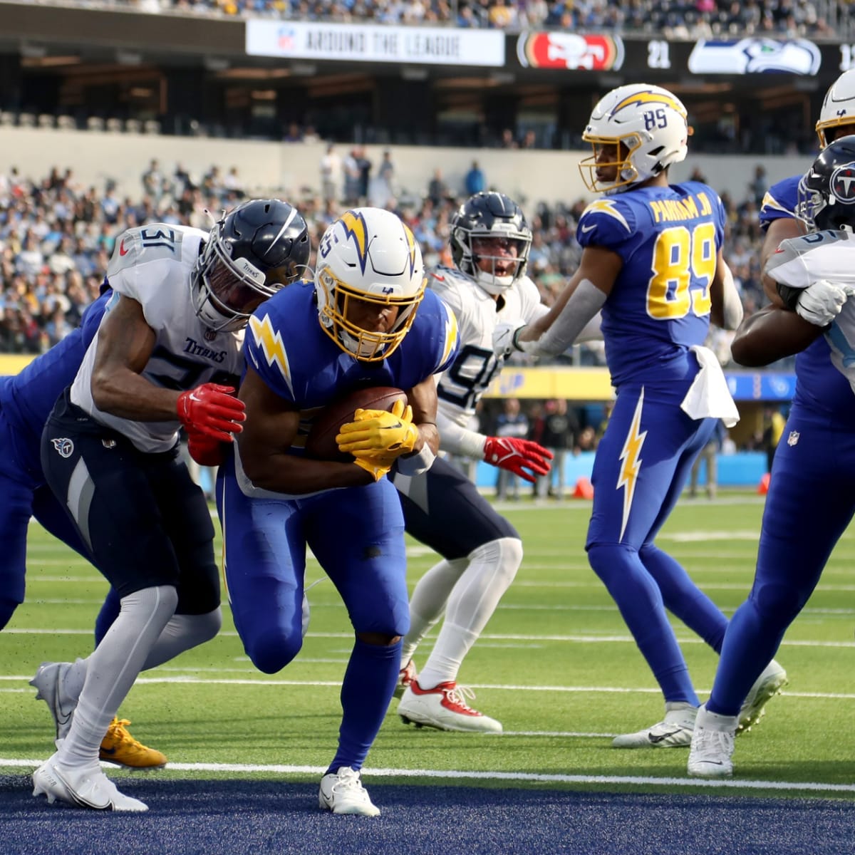 Chargers' defense eyes redemption against slumping Titans - Los