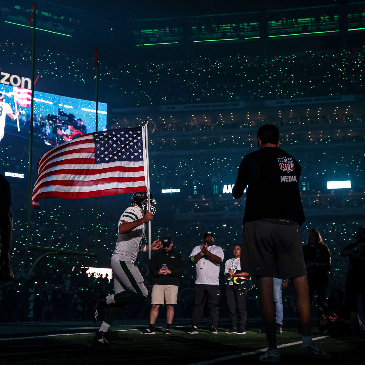 Aaron Rodgers Win For 8 American Flag New York Jets T-Shirt