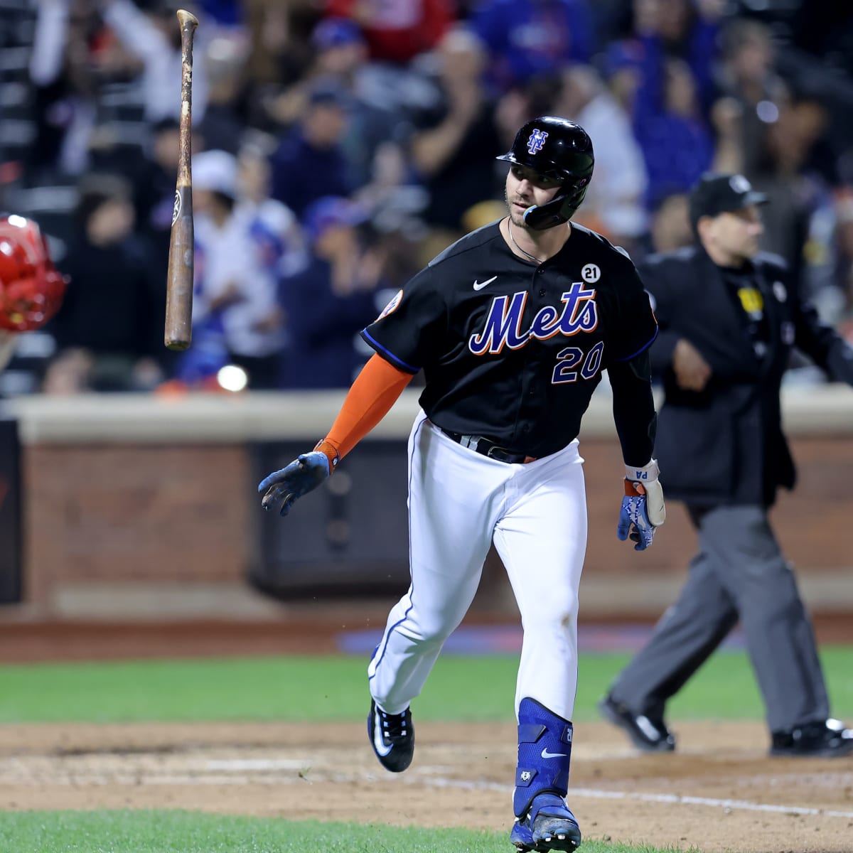 New York Mets Slugger Pete Alonso Makes History By Hitting 45th Home Run of  Season - Fastball