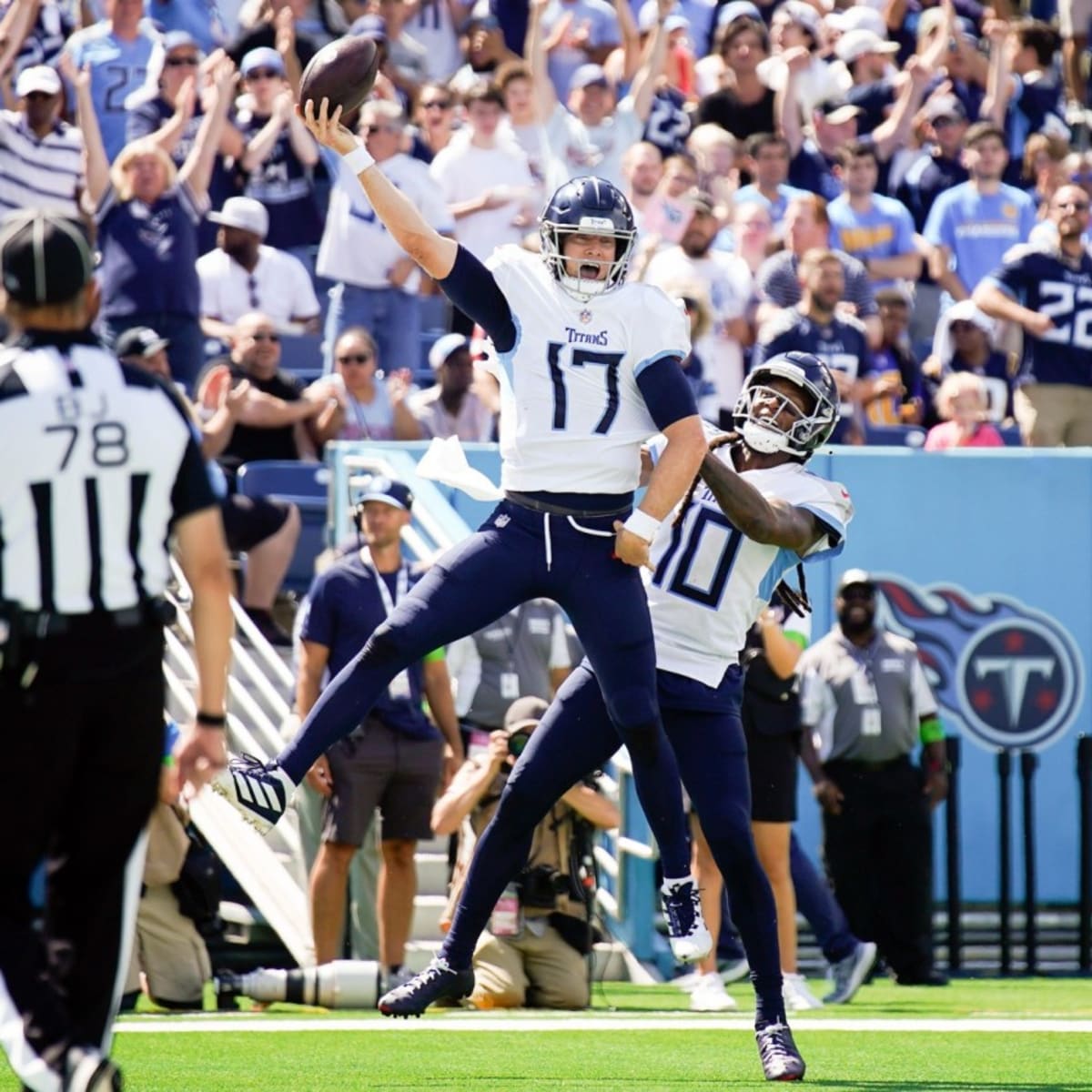 Tennessee Titans quarterback Ryan Tannehill (17) passes against the Houston  Texans in the first half of an NFL football game Sunday, Nov. 21, 2021, in  Nashville, Tenn. (AP Photo/Mark Zaleski Stock Photo - Alamy