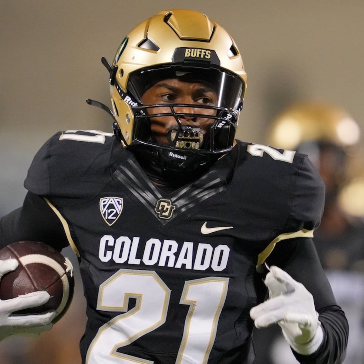 Deion Sanders' older son Shilo not guaranteed to start for Colorado football