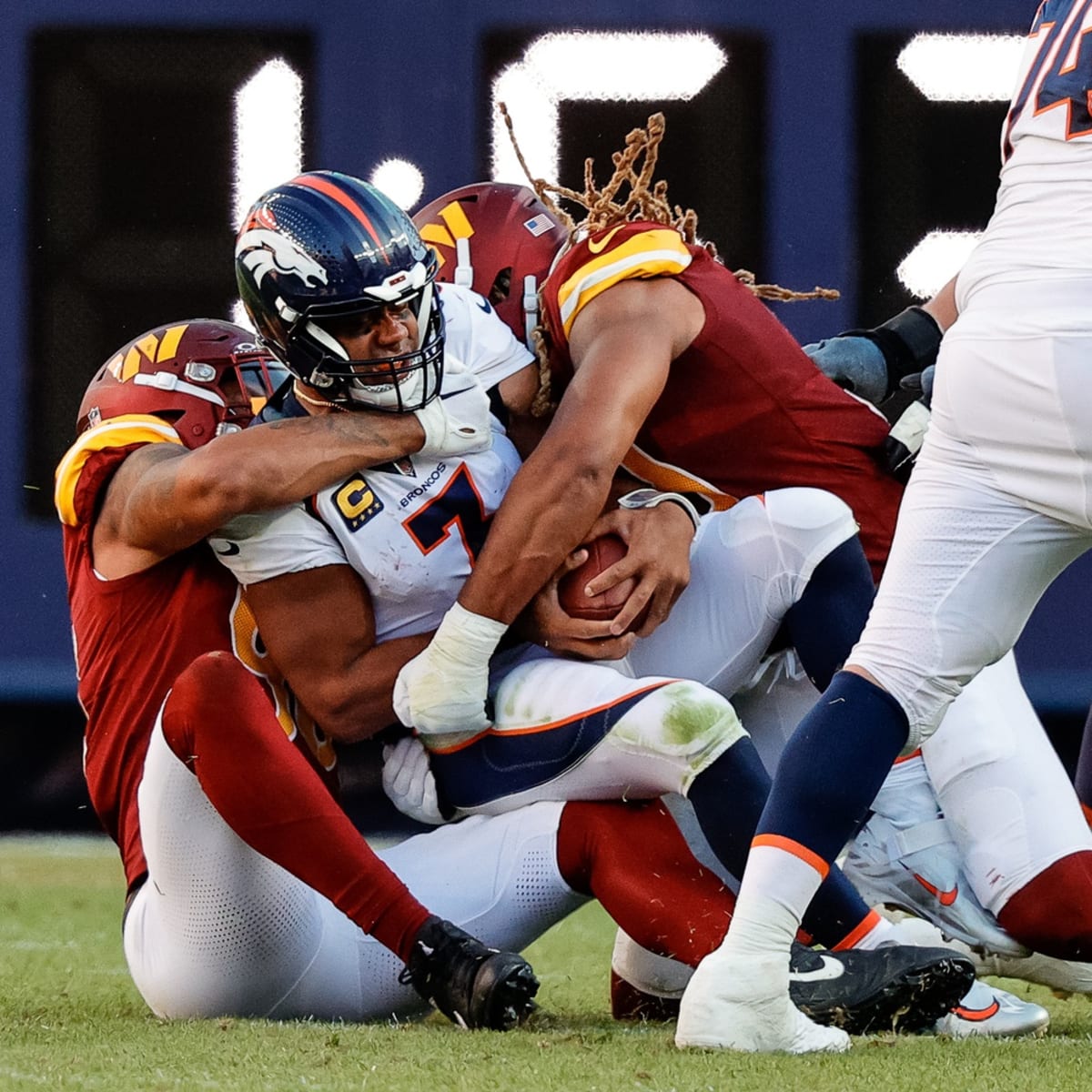 How the Commanders' 'alarming' defense upended the Broncos' momentum - The  Washington Post