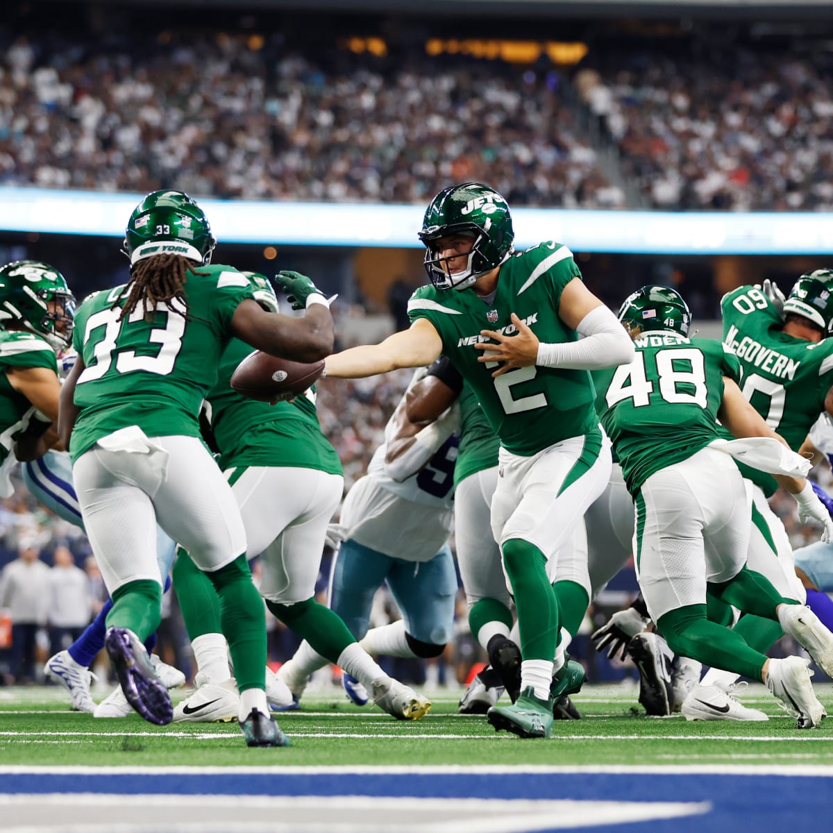 East Rutherford, New Jersey, USA. 6th Oct, 2019. Minnesota Vikings running  back Dalvin Cook (33) looks for running room during a NFL game between the  Minnesota Vikings and the New York Giants