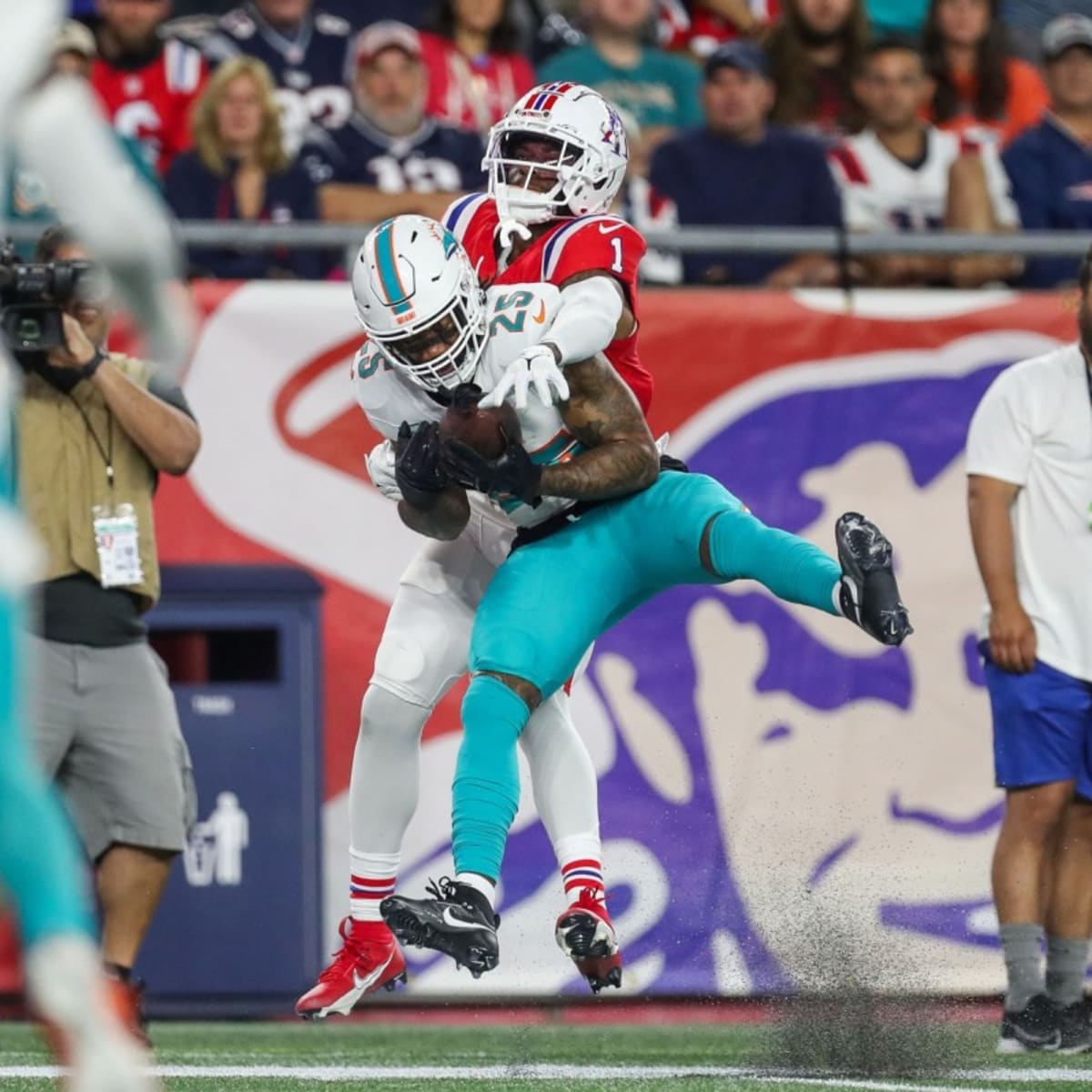 Xavien Howard of Miami Dolphins appears poised for rebound season