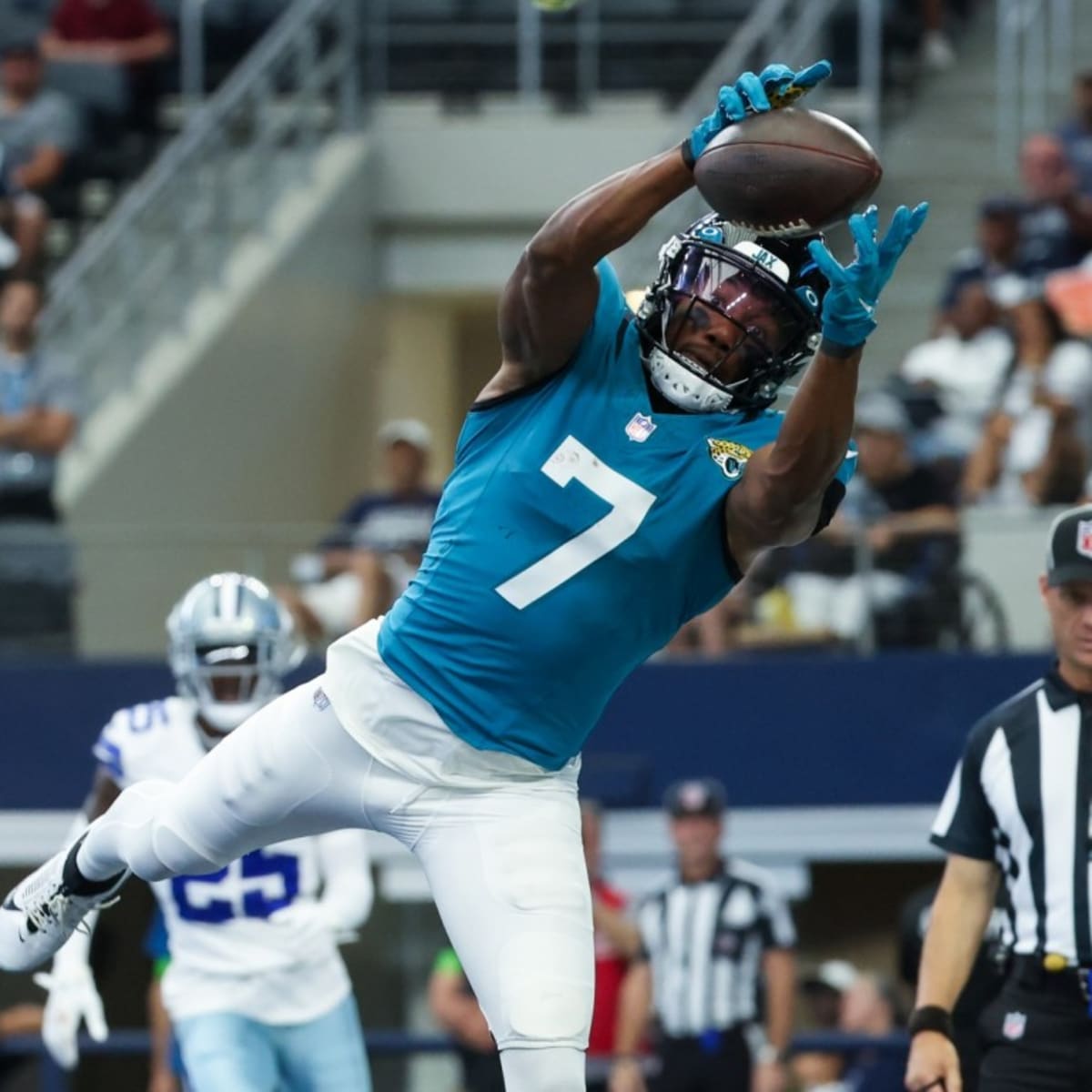 Jacksonville Jaguars' Zay Jones, Texans' Stingley injured - Big Cat