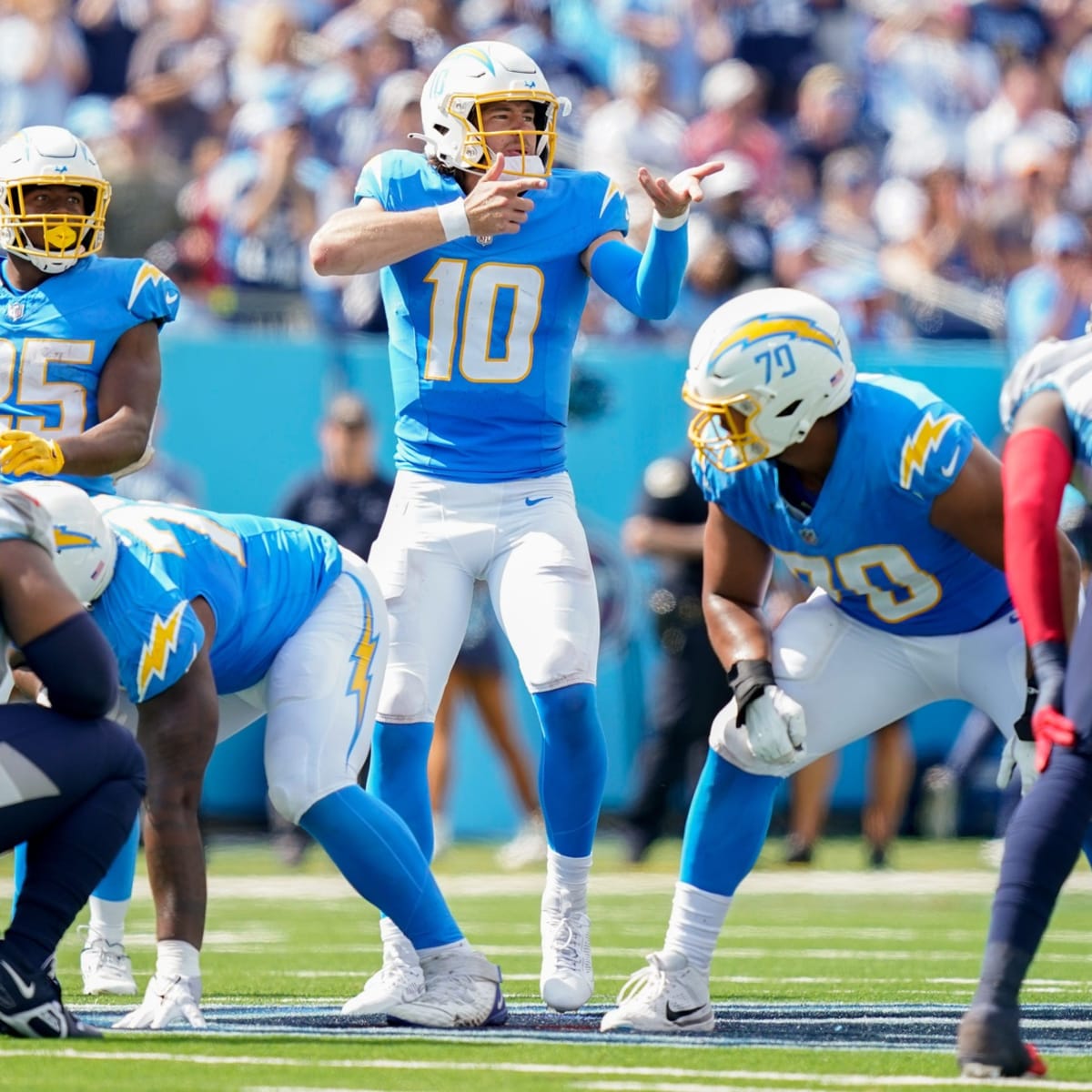 Chargers News: AFC Columnist Taking Justin Herbert Over 2020 Draft  Classmate - Sports Illustrated Los Angeles Chargers News, Analysis and More