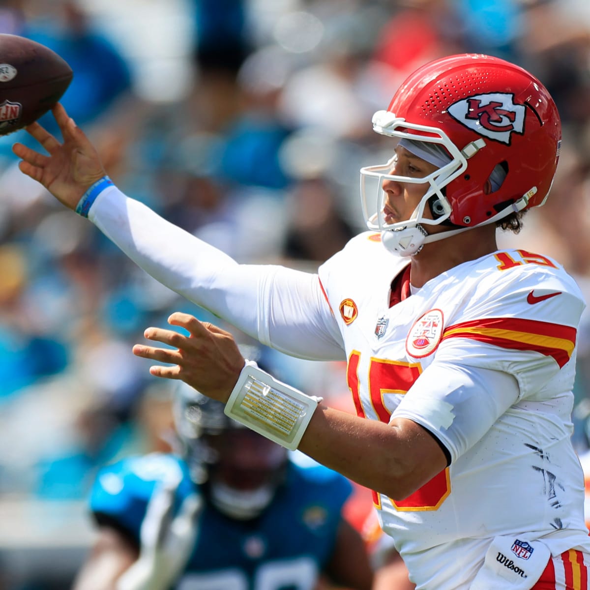 Heisler] Opening odds at @DKSportsbook for every 2023 Chiefs game. Few  notes…They're favorites in all 17 games - Biggest favorite: Week 3 vs. the  Bears - Shortest favorite: Week 4 @ the Jets #NFLSchedule2023 : r/nfl