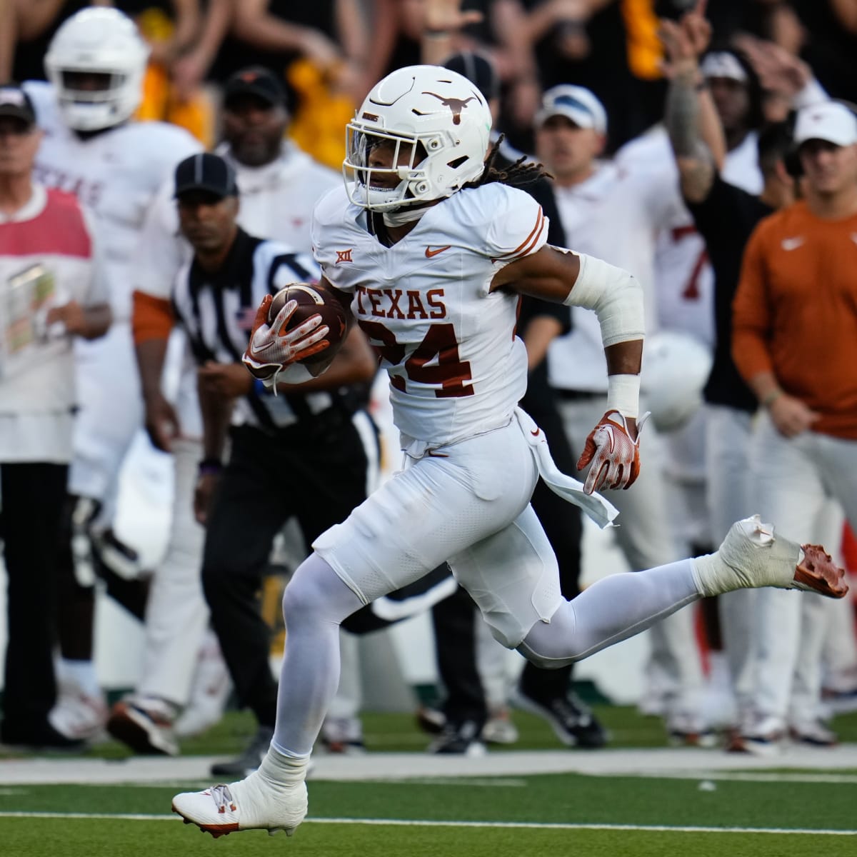 No. 1 Texas Longhorns Baseball Looks to Continue Strong Start Against Texas  State - Sports Illustrated Texas Longhorns News, Analysis and More