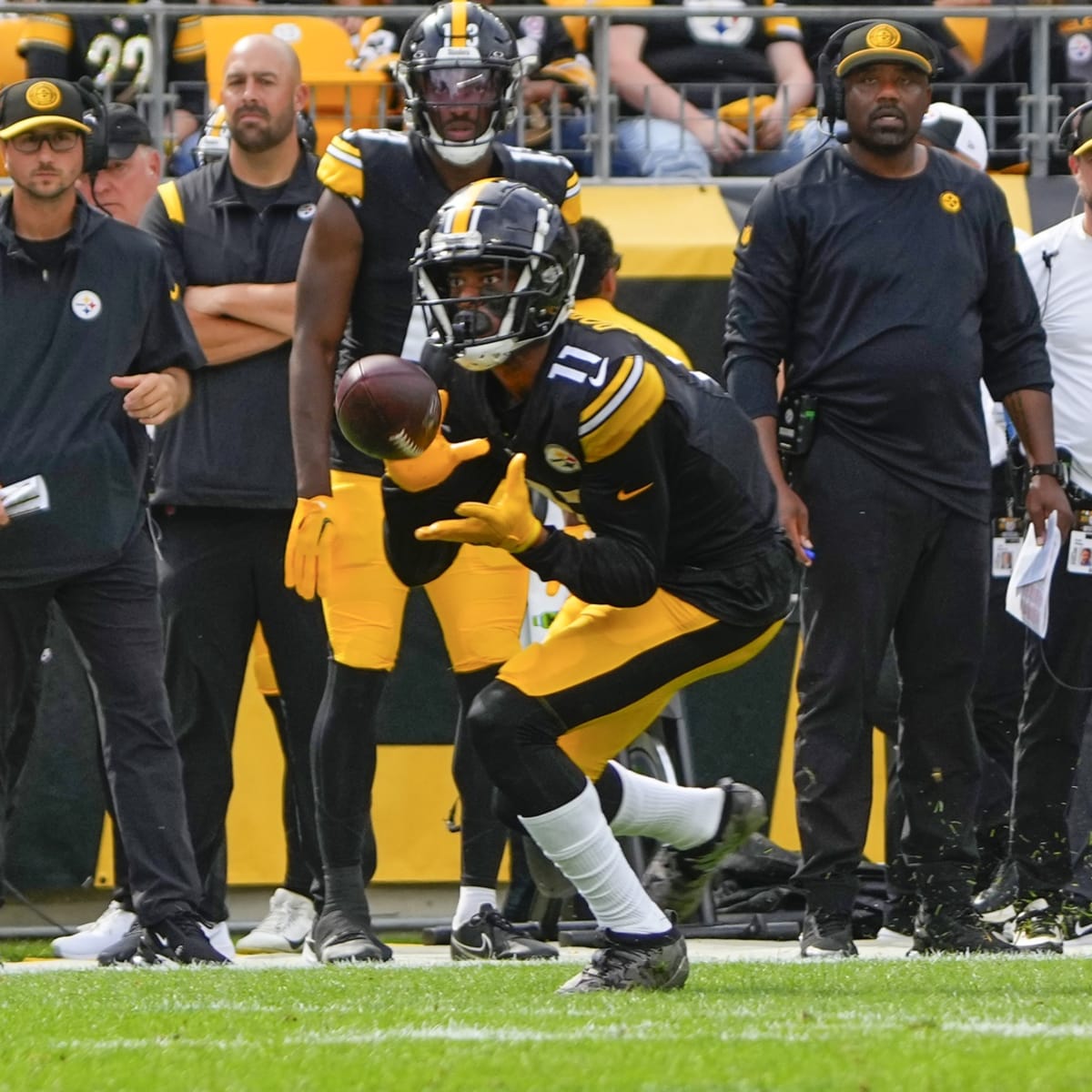 Steelers-Raiders: Will Kenny Pickett, Steelers offense wake up in prime  time?