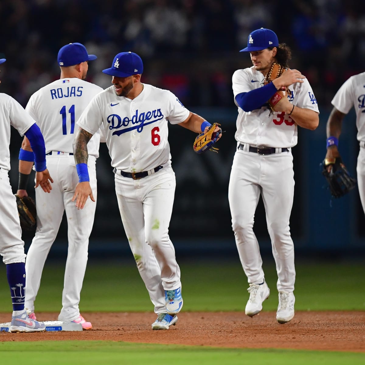 Photos: Dodgers beat Diamondbacks in season opener - Los Angeles Times