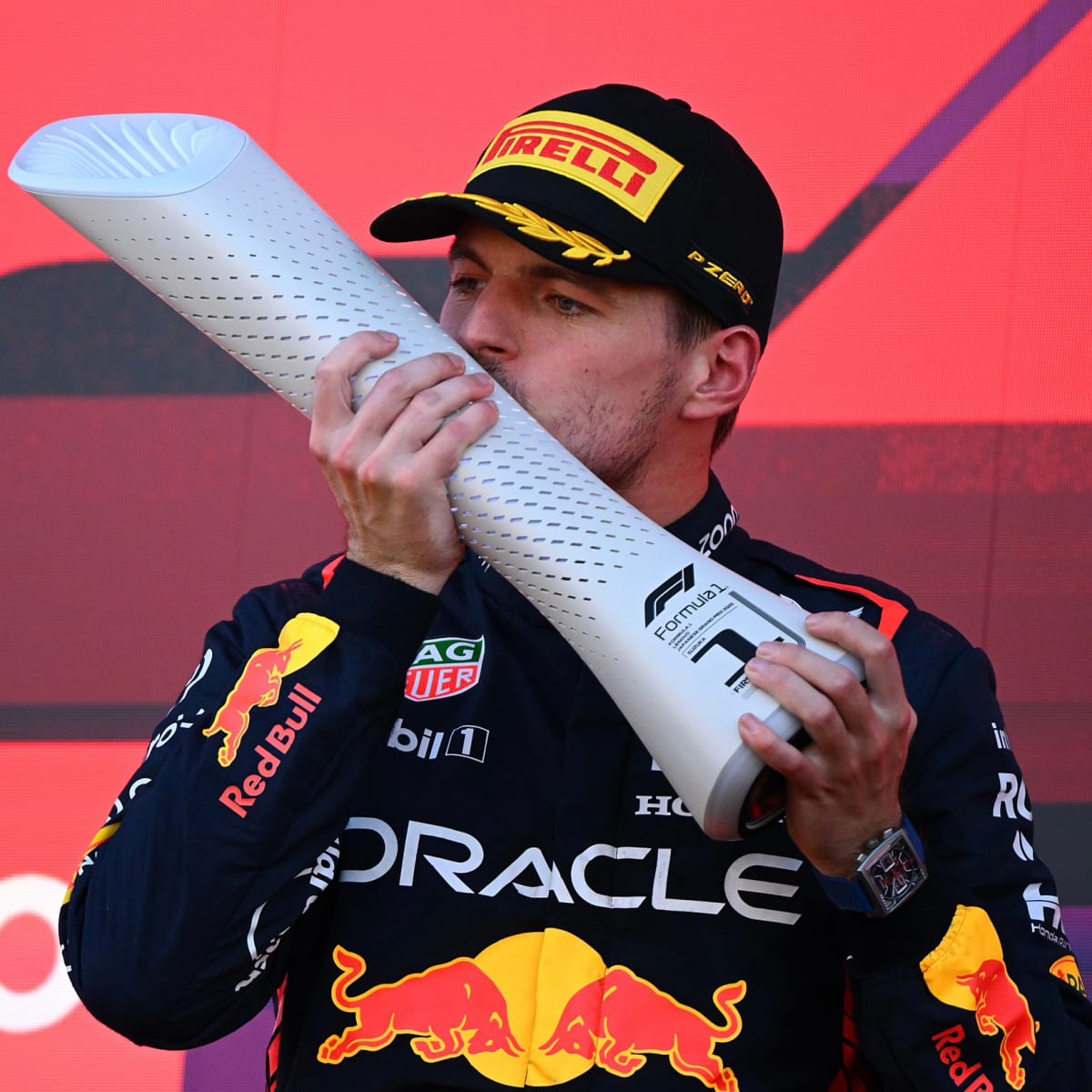 Who makes the United States Grand Prix trophy and what is it made of? - AS  USA