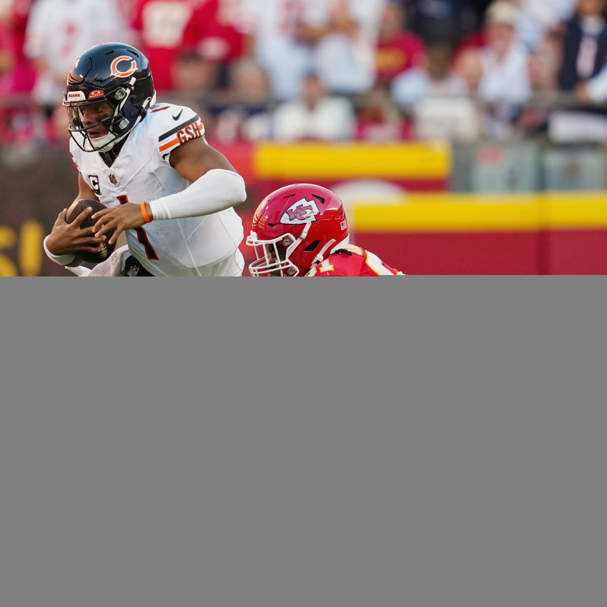 Justin Fields struggles in red zone, Bears trail 3-0 at half - Chicago  Sun-Times