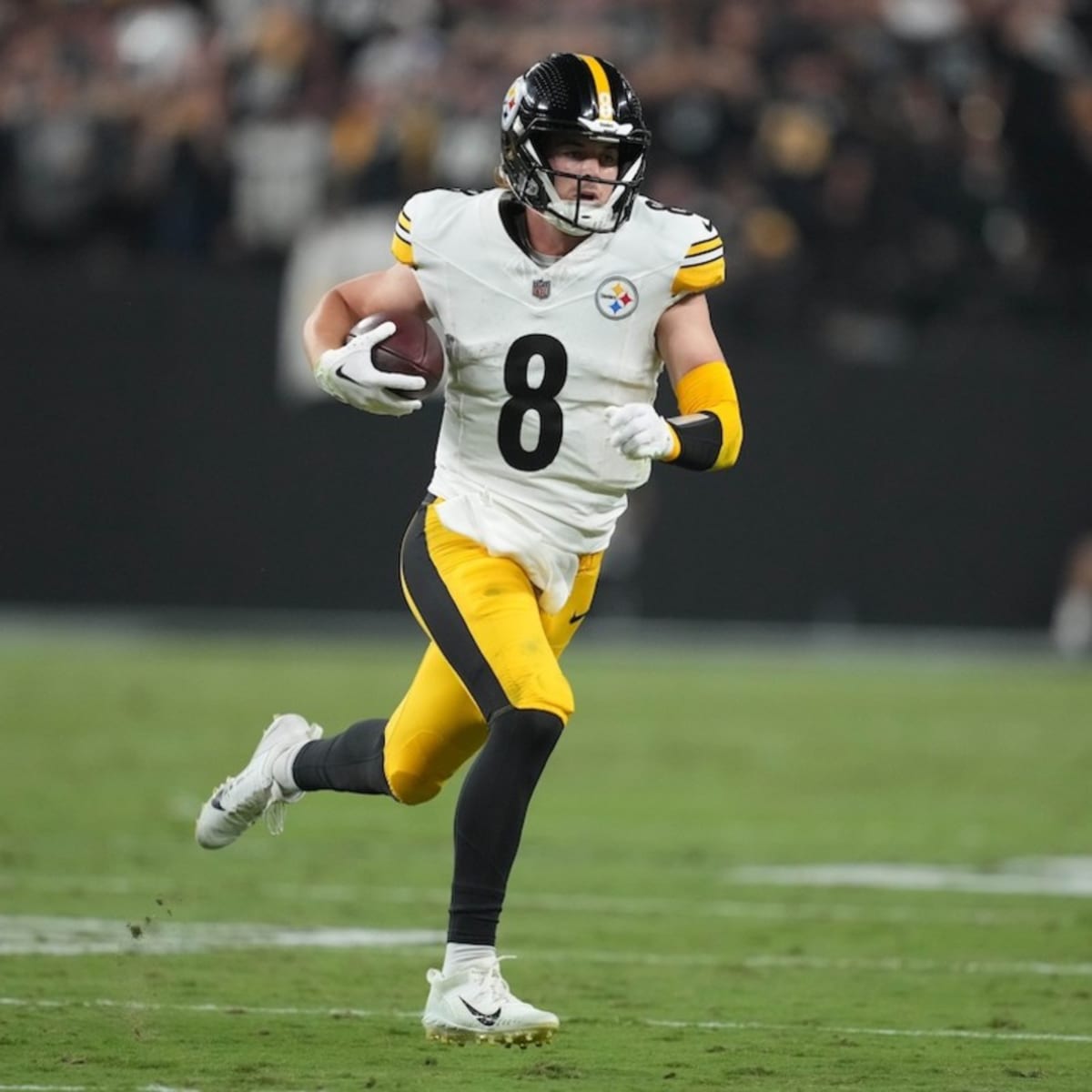 Kenny Pickett passes for 2 touchdowns as Pittsburgh Steelers top Las Vegas  Raiders 23-18