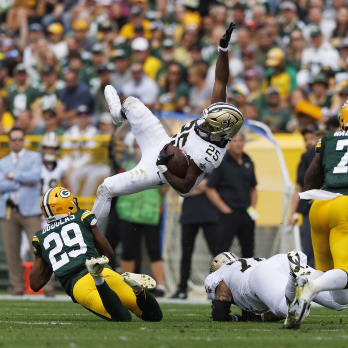 New Orleans Saints quarterback Jameis Winston (2) hands off to wide  receiver Rashid Shaheed (22) during the second half of an NFL football game  against the Green Bay Packers Sunday, Sept. 24