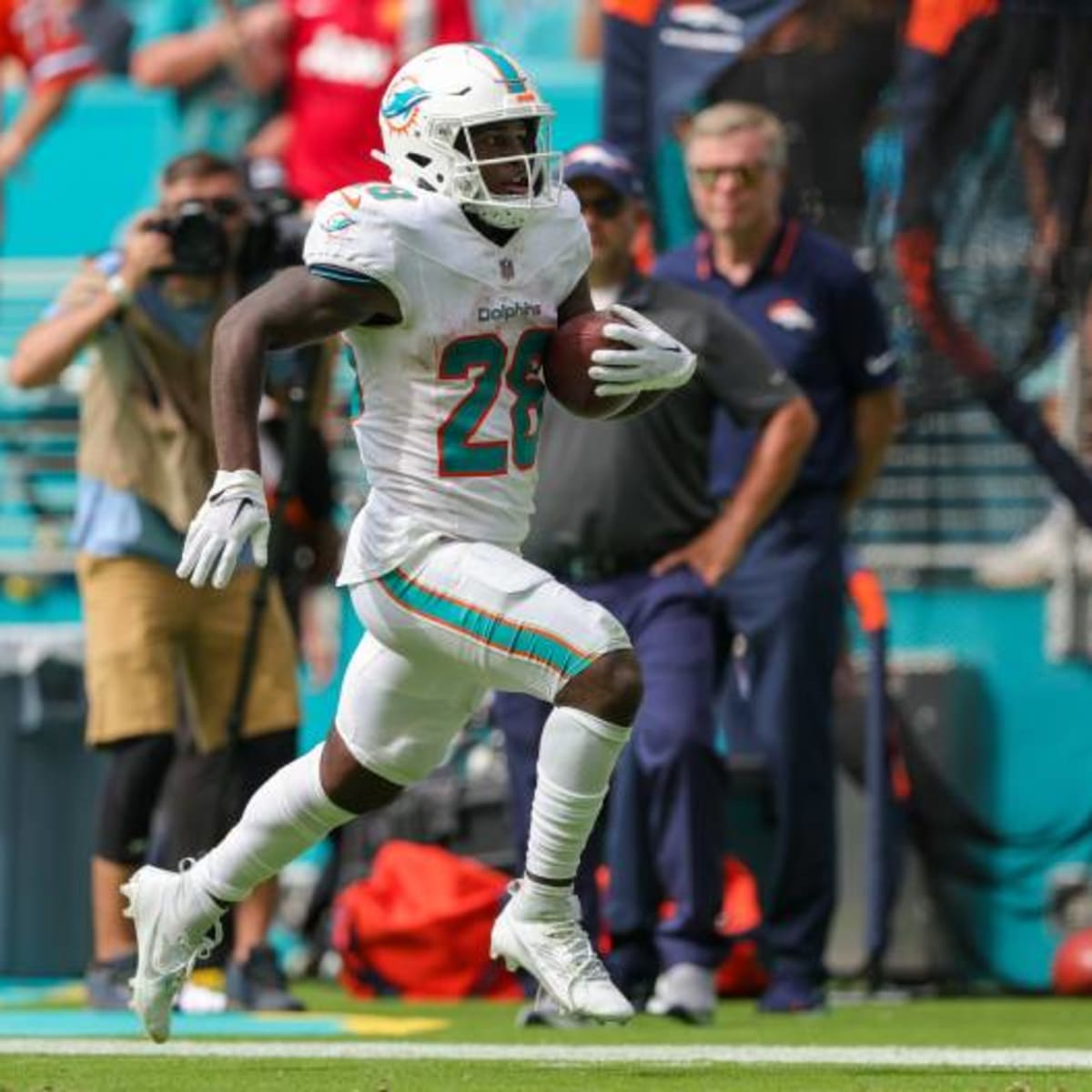 De'Von Achane Update: Miami Dolphins Running Back Week 1 Healthy Scratch?