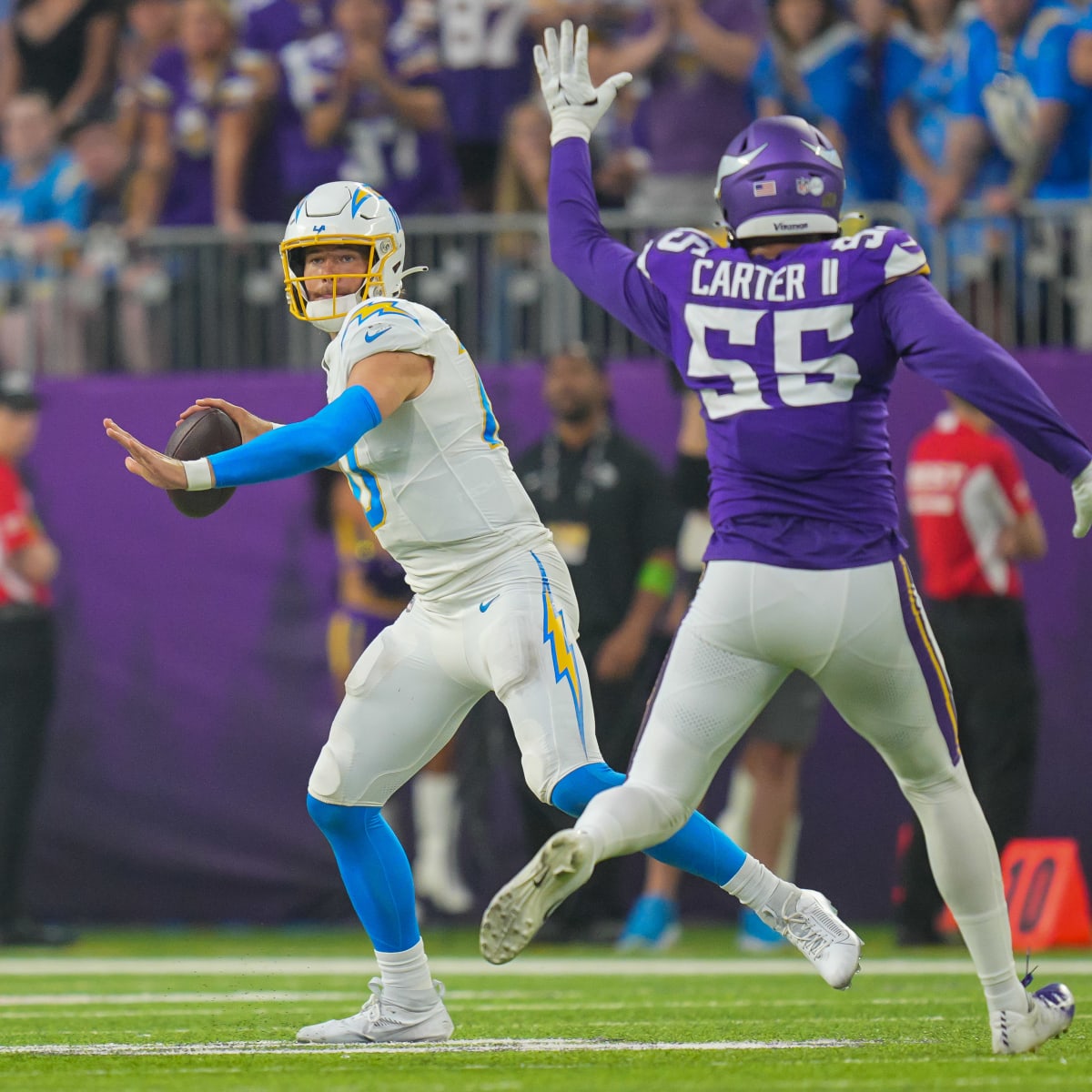 Vikings snap counts vs. Chargers: Debuts for Jaquelin Roy, Andre