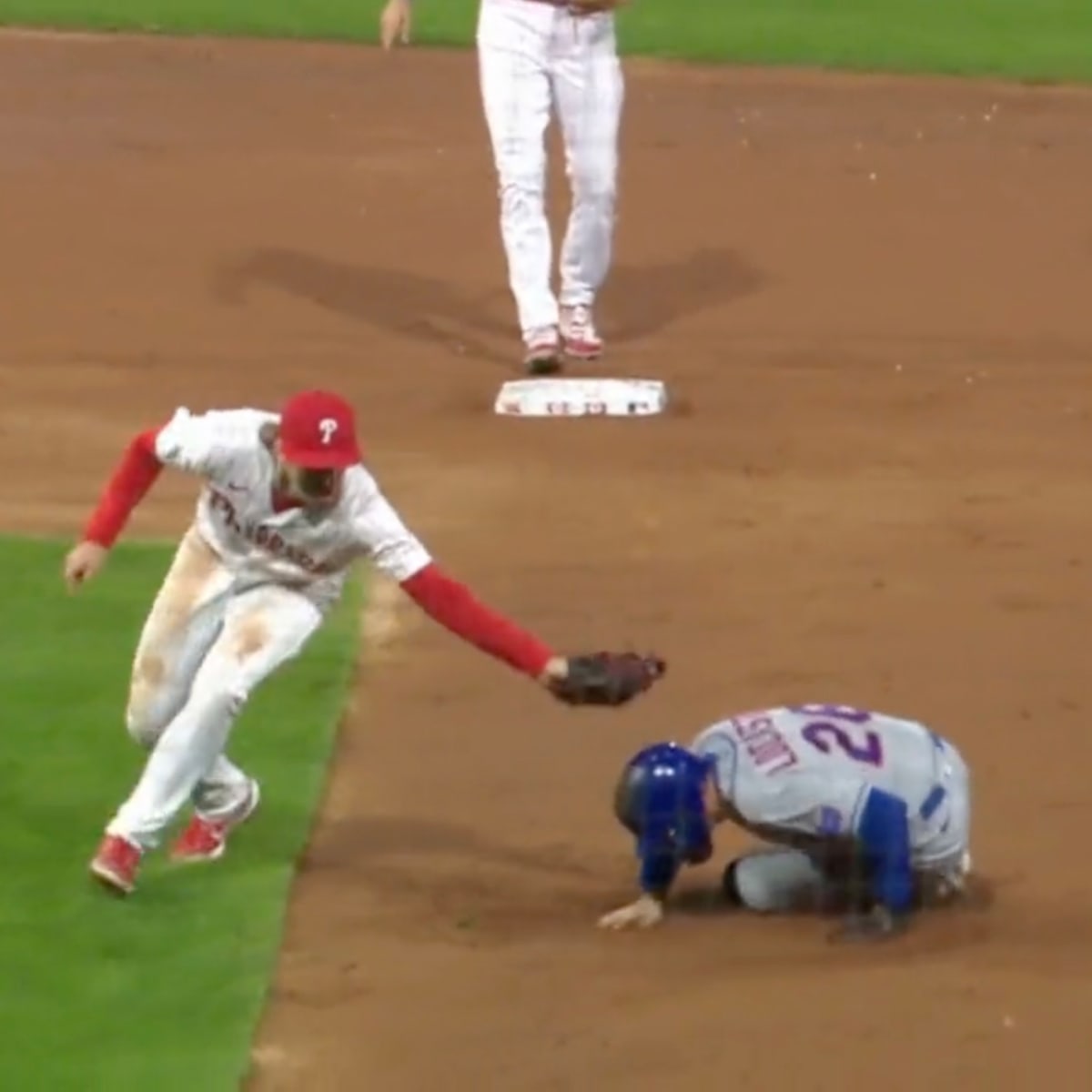 Mets Baserunner Pulled Off a Beautiful Move to Avoid Double Play - Sports  Illustrated