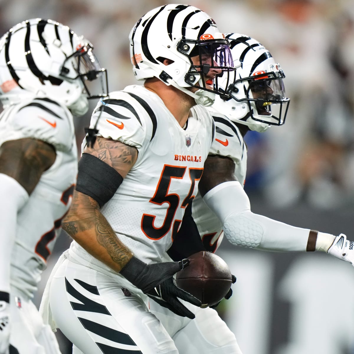 East Rutherford, New Jersey, USA: November 3, 2021, Cincinnati Bengals  linebacker Logan Wilson (55) during a NFL football game against the New  York Jets at MetLife Stadium in East Rutherford, New Jersey. The New York  Jets defeated the Cincinnati