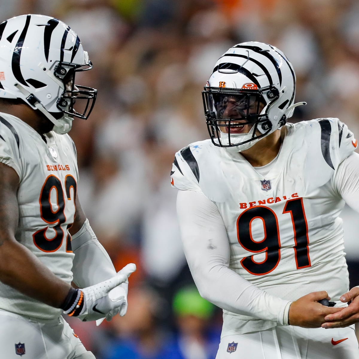 Watch: Cincinnati Bengals Head Coach Zac Taylor Hands Out Game