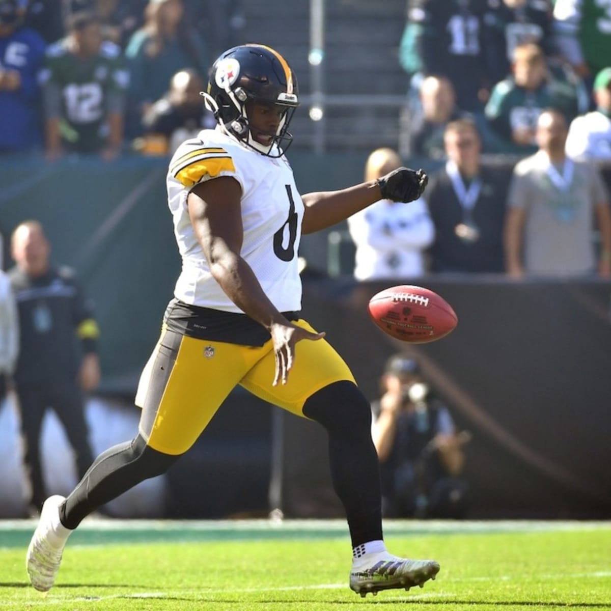 Steelers punter Pressley Harvin out against Chiefs for personal reasons