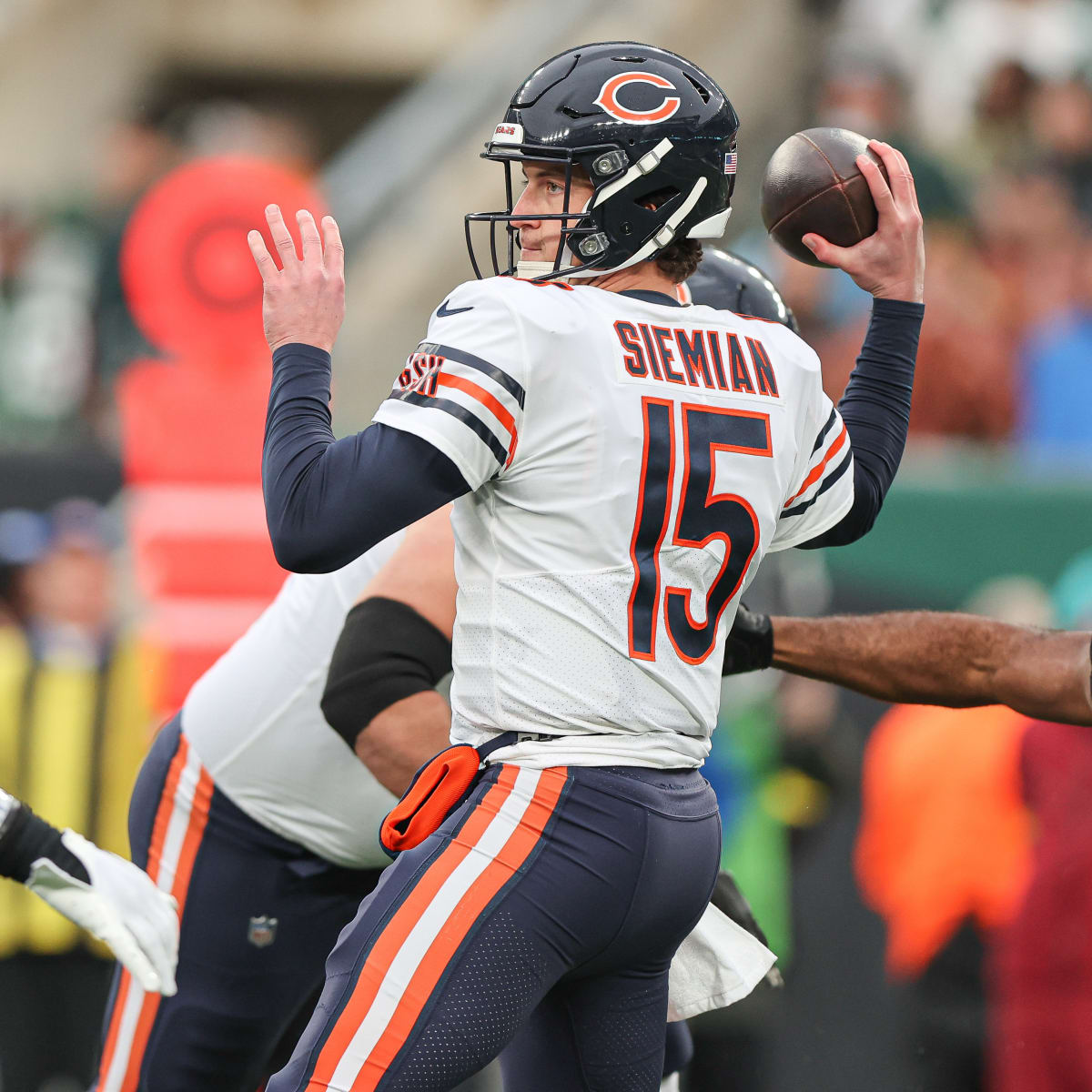 Bears release QB Trevor Siemian