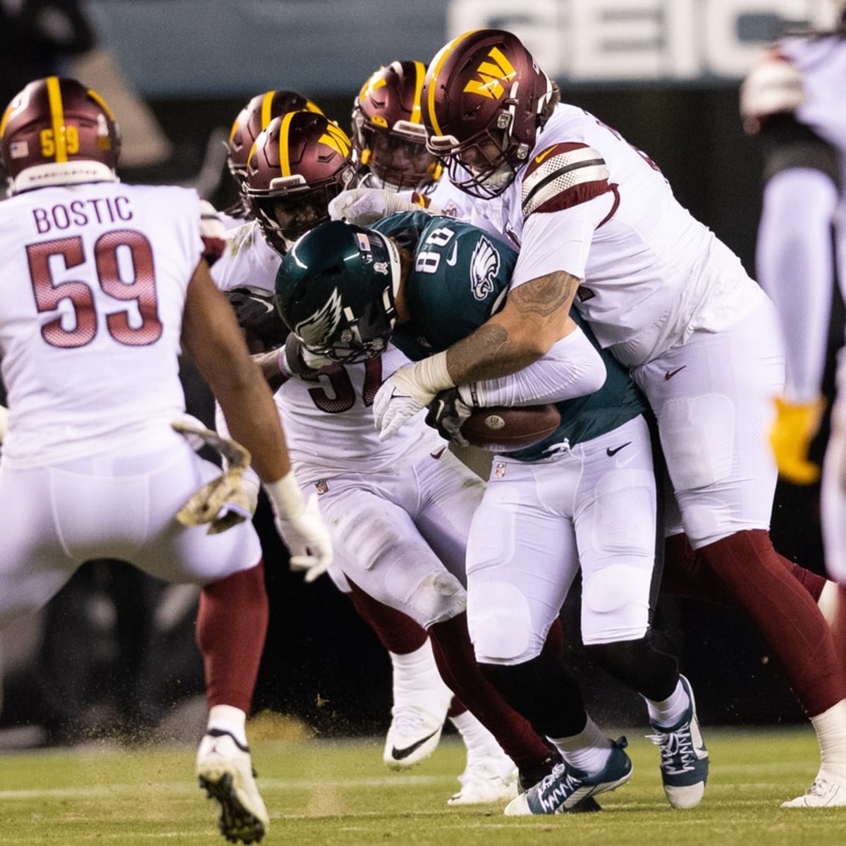 Eagles tight end Dallas Goedert expected to miss significant time with  shoulder injury