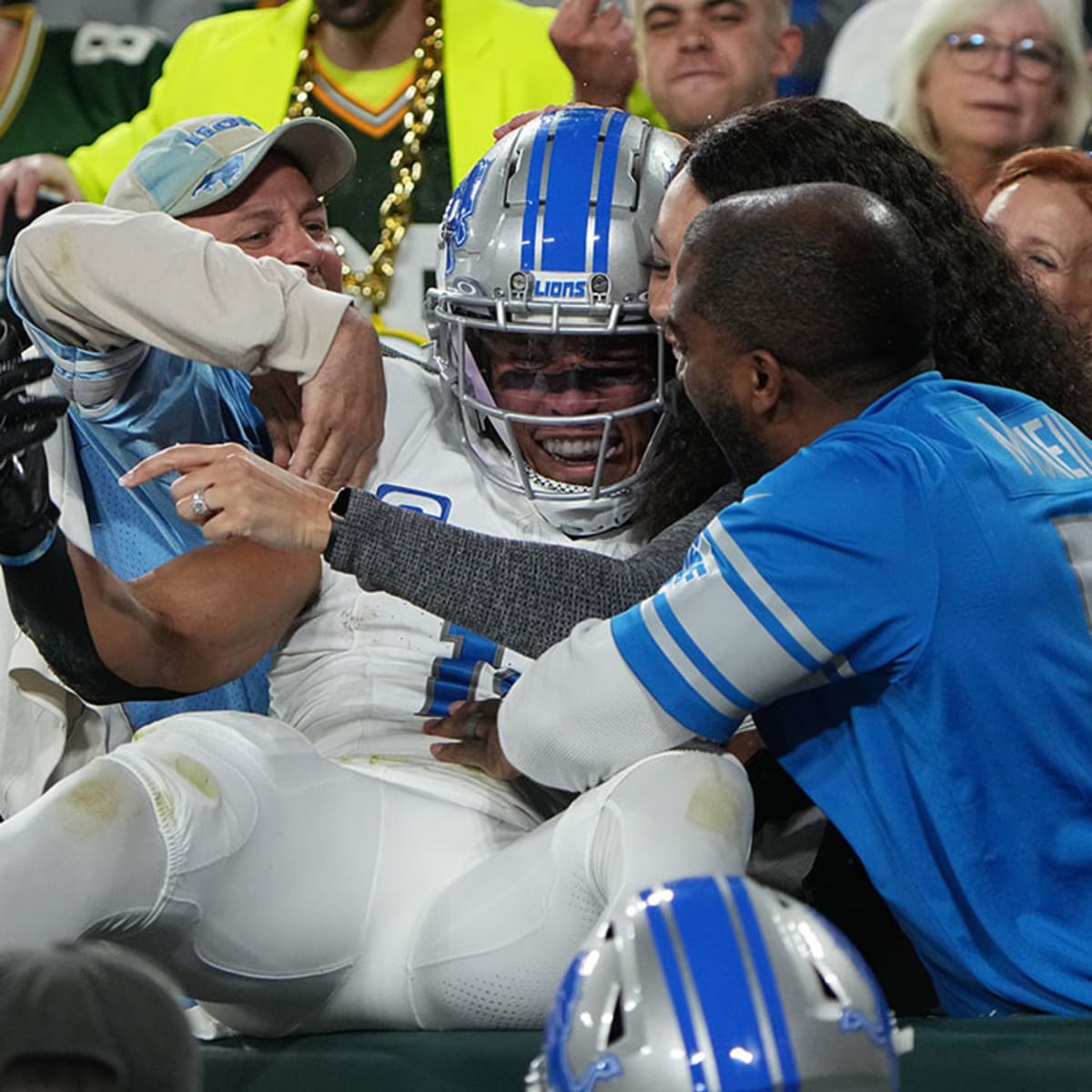 Detroit Lions Amon-Ra St. Brown, Jared Goff clown haters at Lambeau Field -  Sports Illustrated Detroit Lions News, Analysis and More