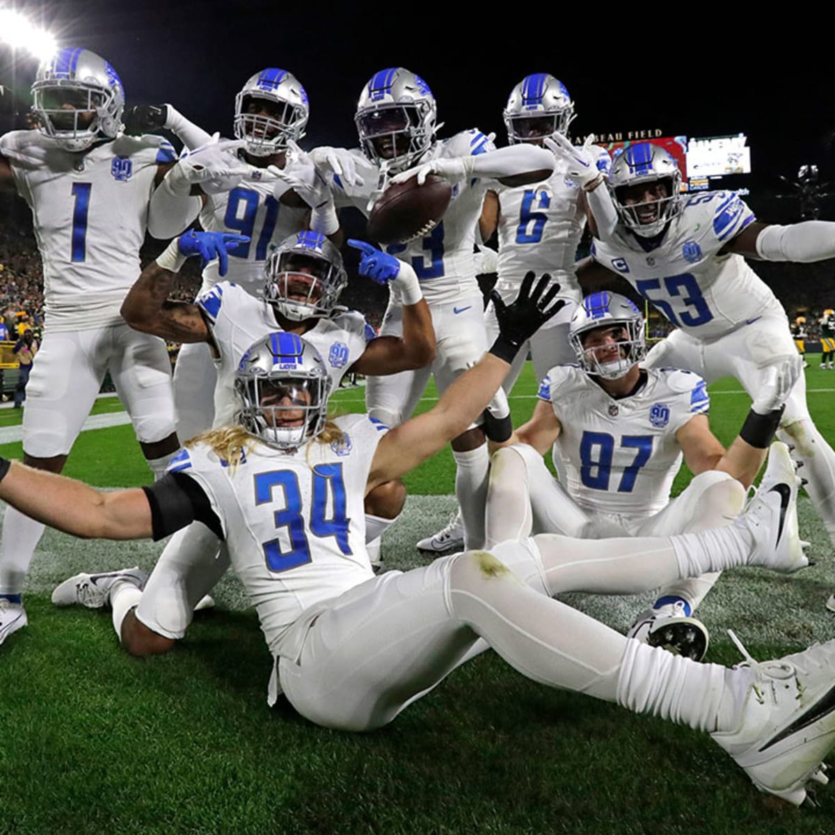 Lions defeat Packers at Lambeau to take control of the NFC North