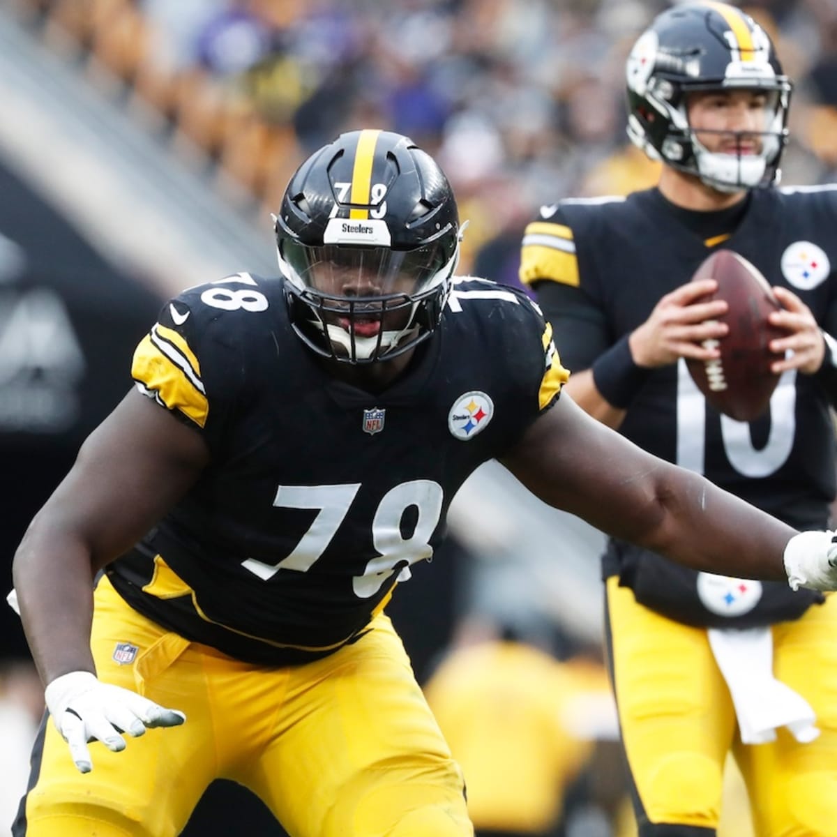 Steelers Starting Guard Dealing With Injury