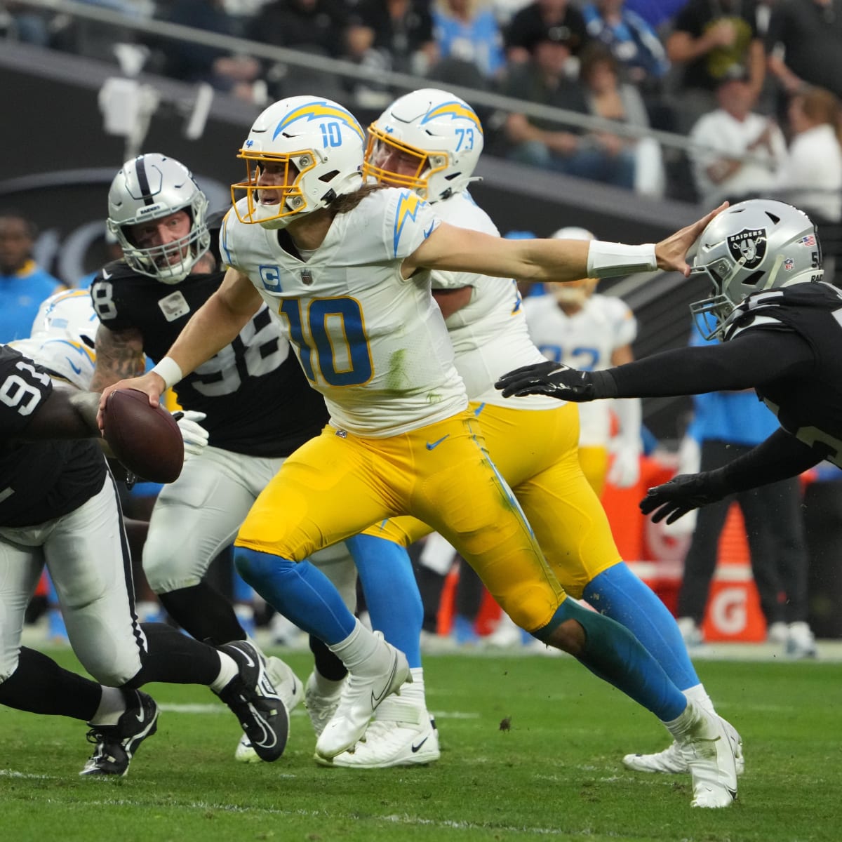 Chargers hold on for win over Raiders, Justin Herbert, Las Vegas Raiders, This division matchup lived up to the hype as Justin Herbert led his  Chargers past the Raiders 24-19!