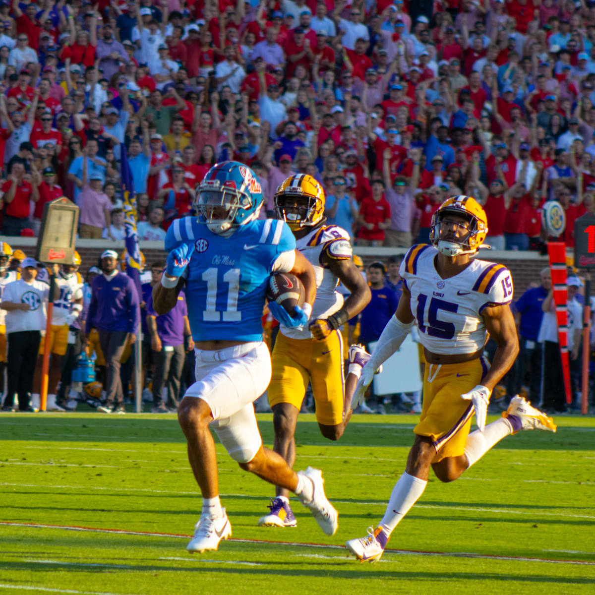 Ole Miss players and recruits react to new powder blue uniform