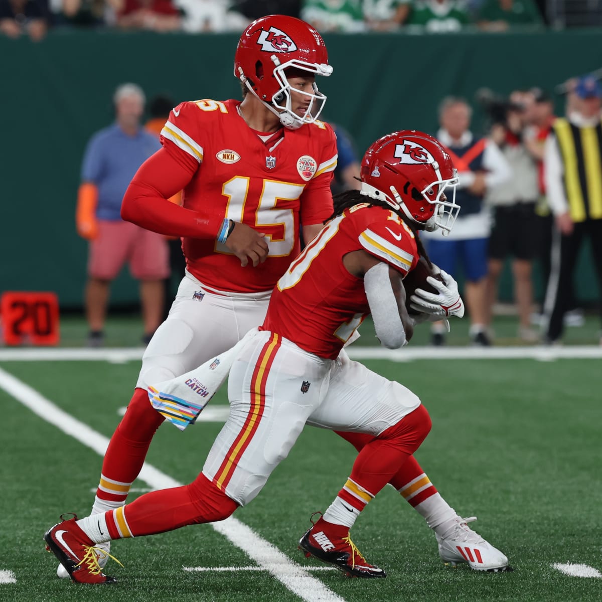 Patrick Mahomes, Kansas City Chiefs beat NY Jets 23-20 with Taylor Swift,  Aaron Rodgers watching - Washington Times